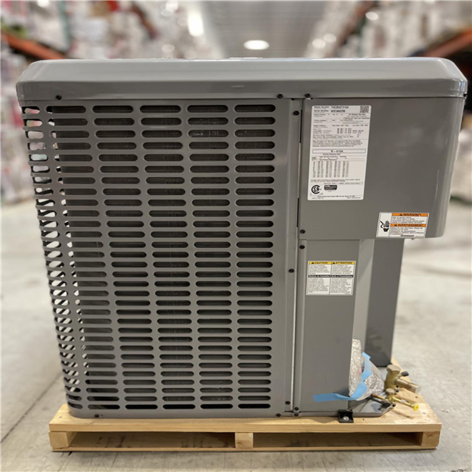 DALLAS LOCATION - Johnson Controls 3.5 Ton 14.3 Seer/8.2 HSPF 2-Stage Heat Pump