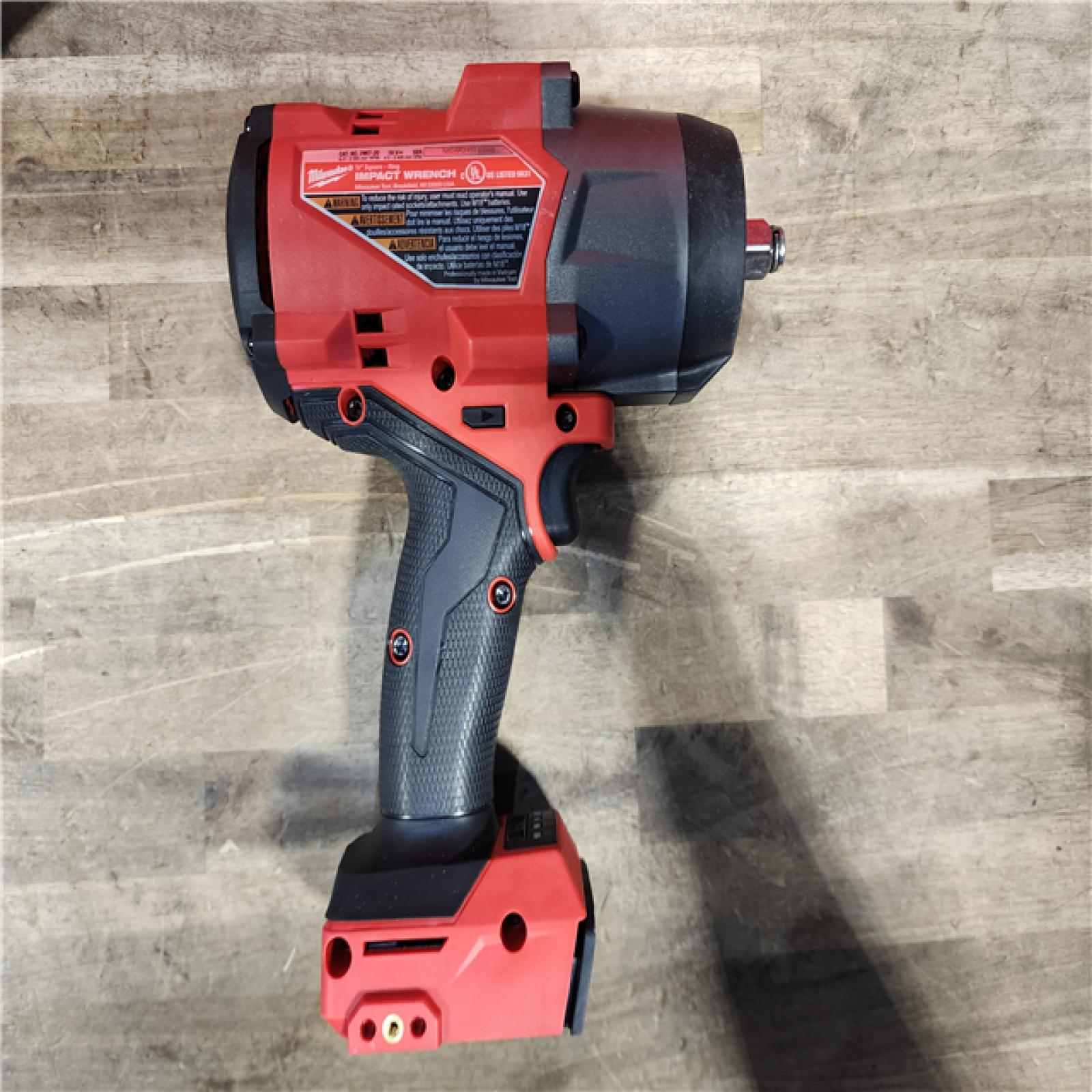 HOUSTON LOCATION - AS-IS (APPEARS LIKE NEW) Milwaukee M18 1/2 in. Cordless Brushless High Torque Impact Wrench Kit (Battery & Charger)