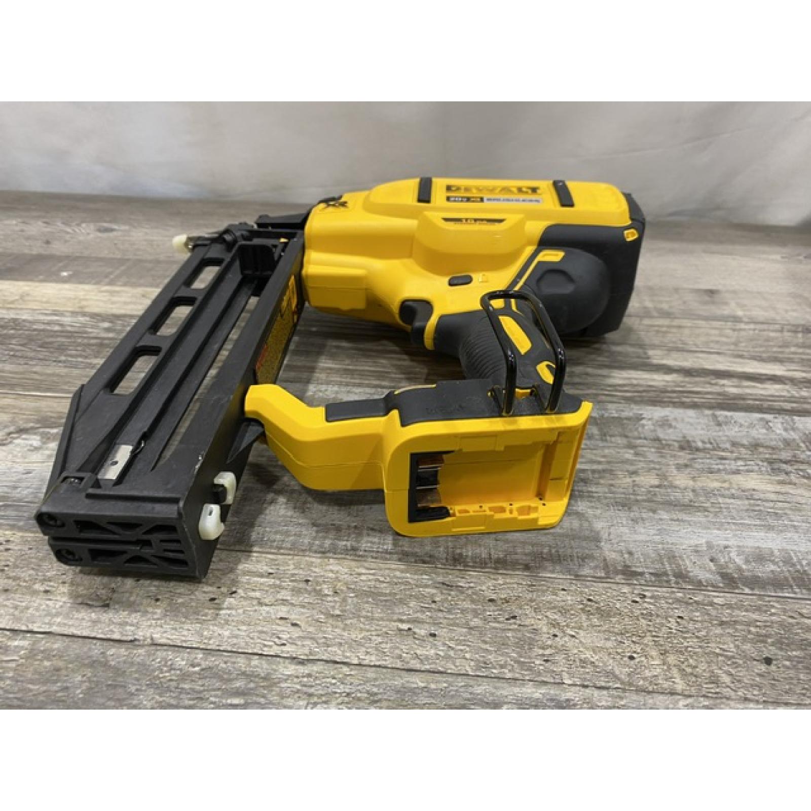 AS-IS DEWALT 20V MAX XR 16-Gauge Lithium-Ion Cordless Finish Nailer (Tool Only)