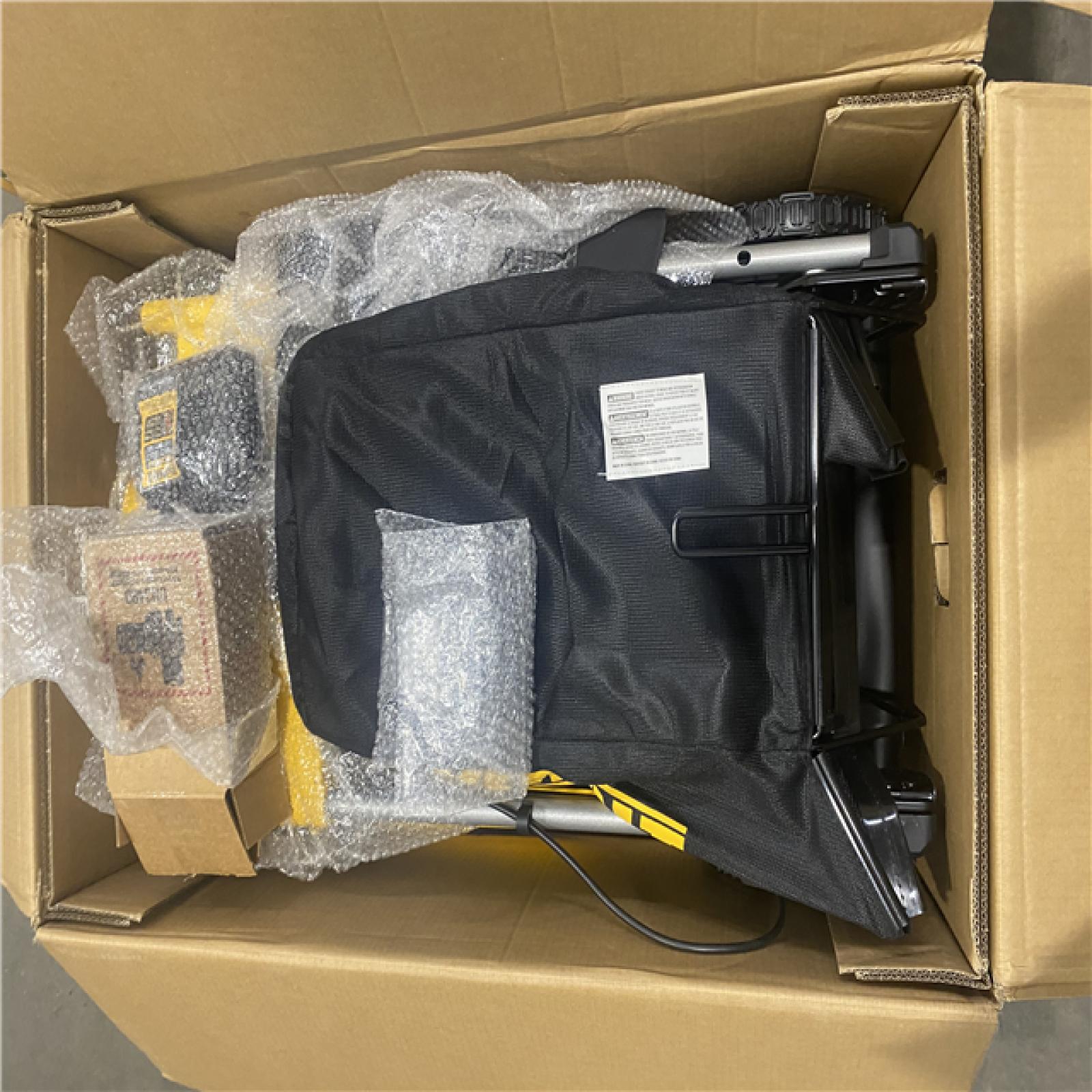Dallas Location - As-Is 2x20V MAX 21 in. Cordless Battery Powered Self Propelled Lawn Mower Kit with (2) 10 Ah Batteries and Chargers
