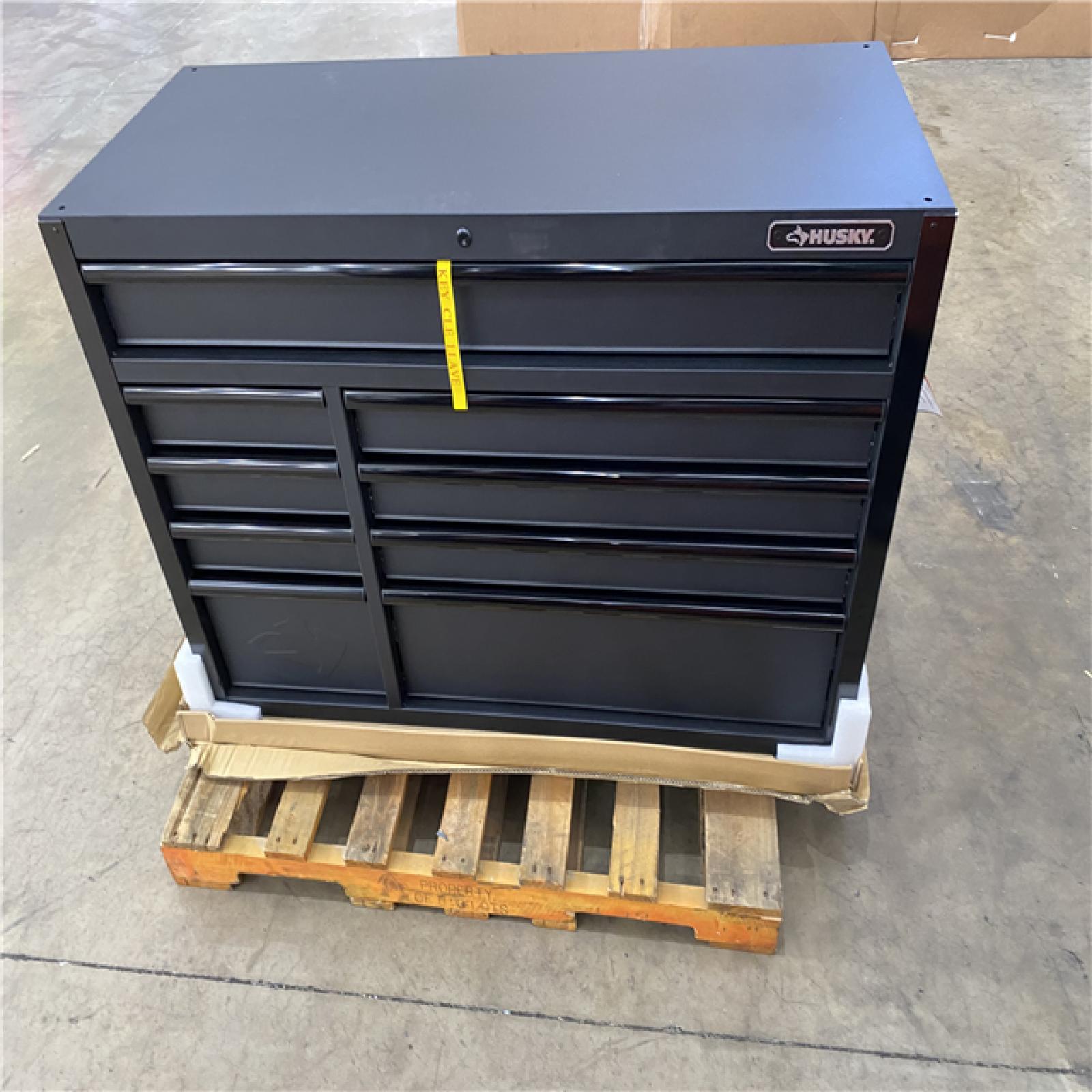 Houston Location AS IS - Husky 9 Drawer Tool Bench