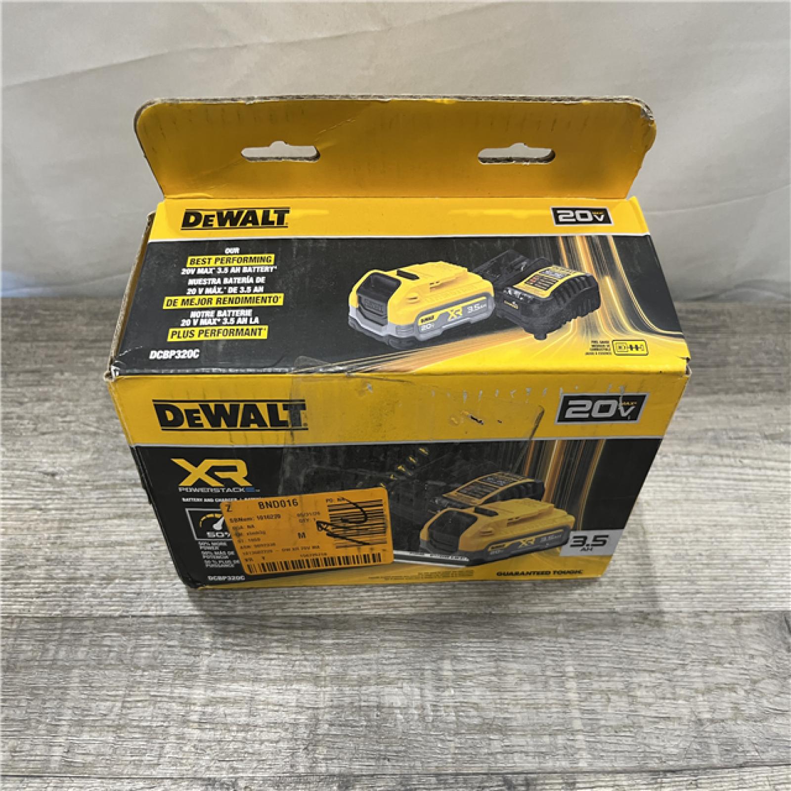 NEW -MDEWALT 20V MAX XR POWERSTACK Lithium-Ion Battery Starter Kit with 3.5Ah Battery and Charger