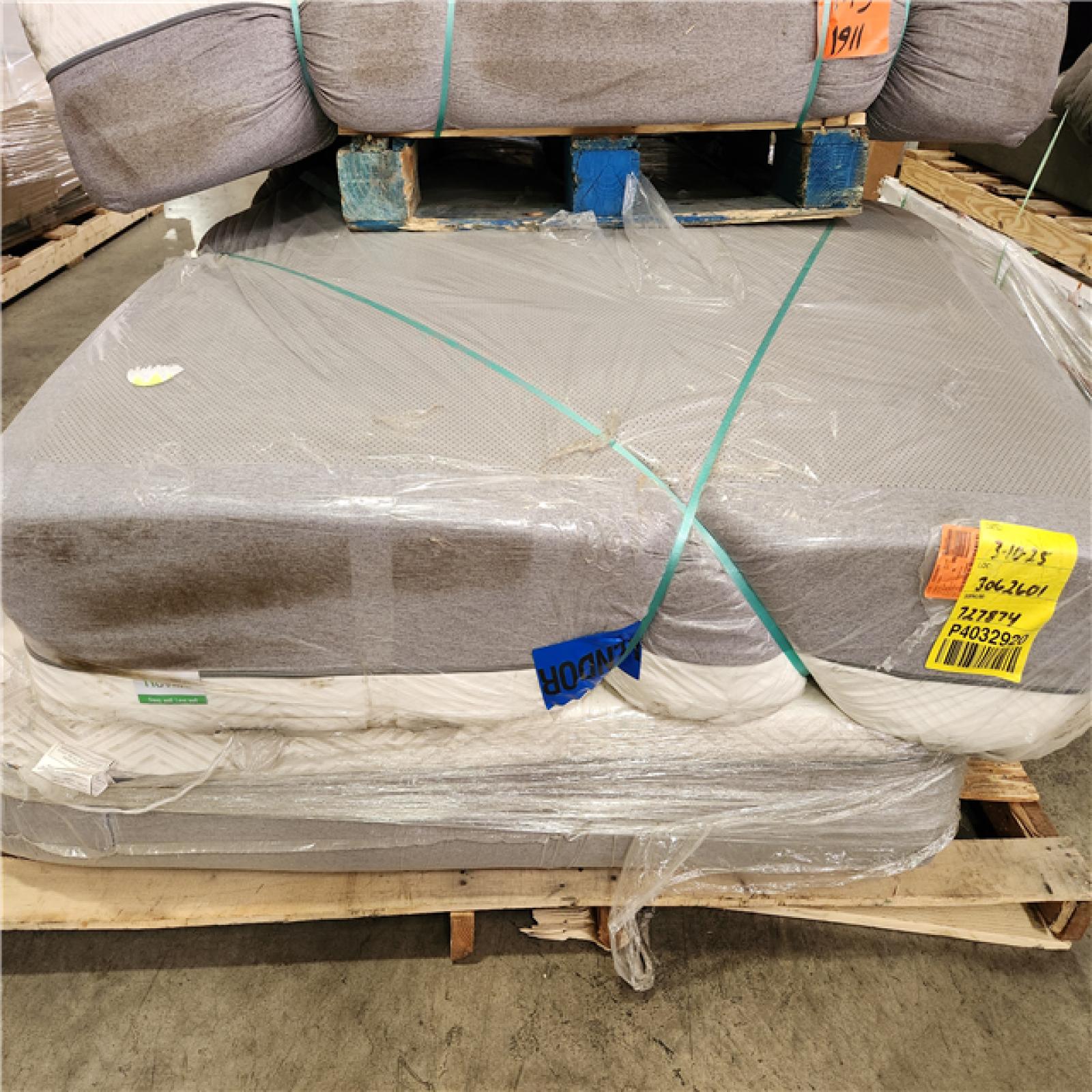Phoenix AS-IS Mixed Novilla Mattresses Pallet