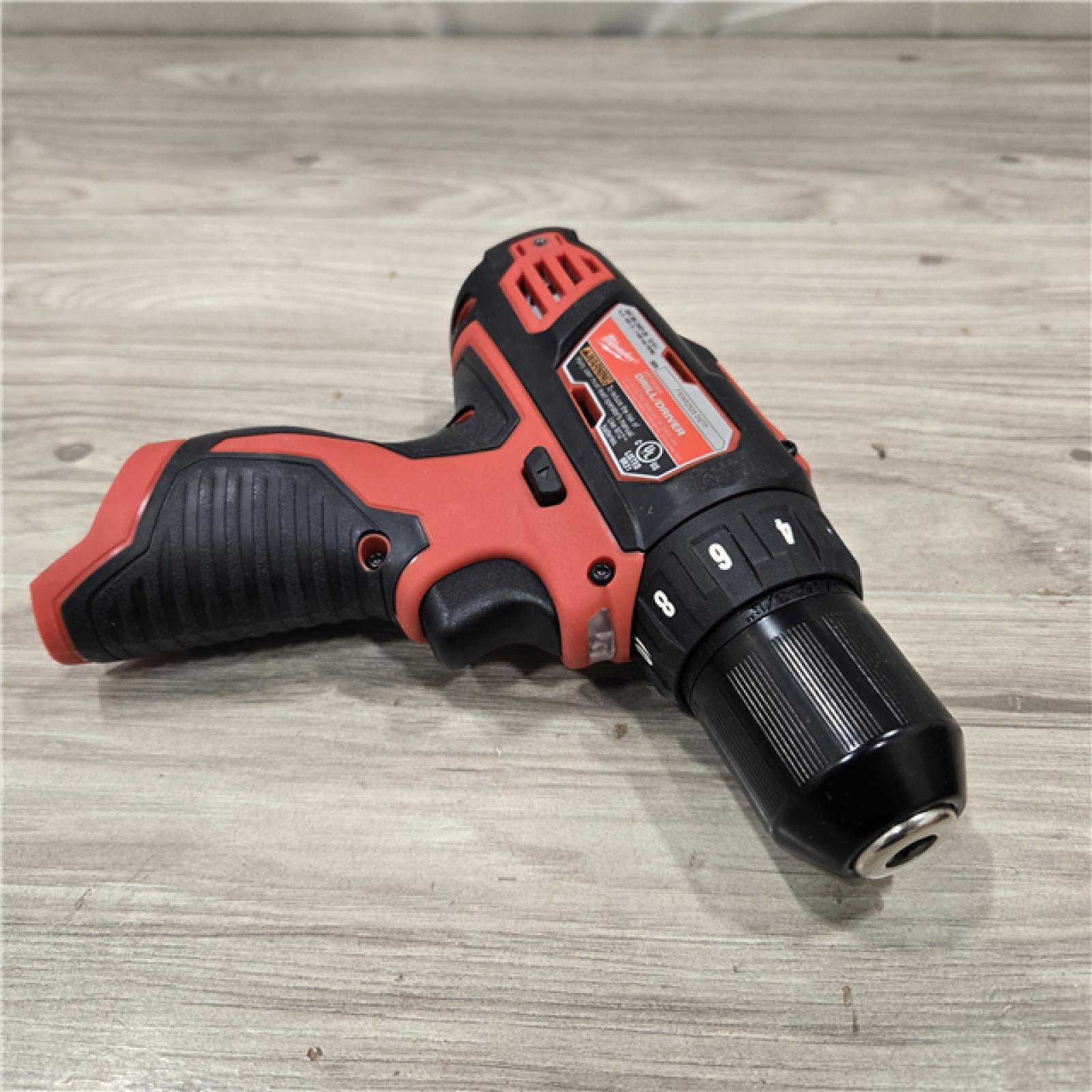 AS-IS Milwaukee 2494-22 M12 Cordless 3/8 Drill / Driver and 1/4 Hex Impact Driver Kit