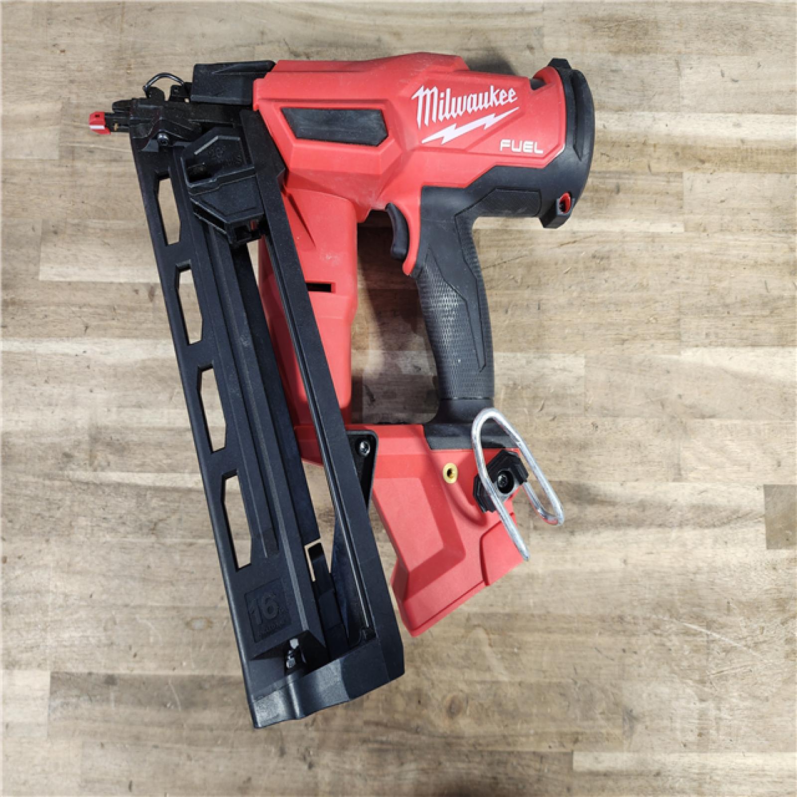 HOUSTON LOCATION - AS-IS Milwaukee 2841-20 18V Cordless Gen II 16 Gauge Angled Finish Nailer (Tool Only)