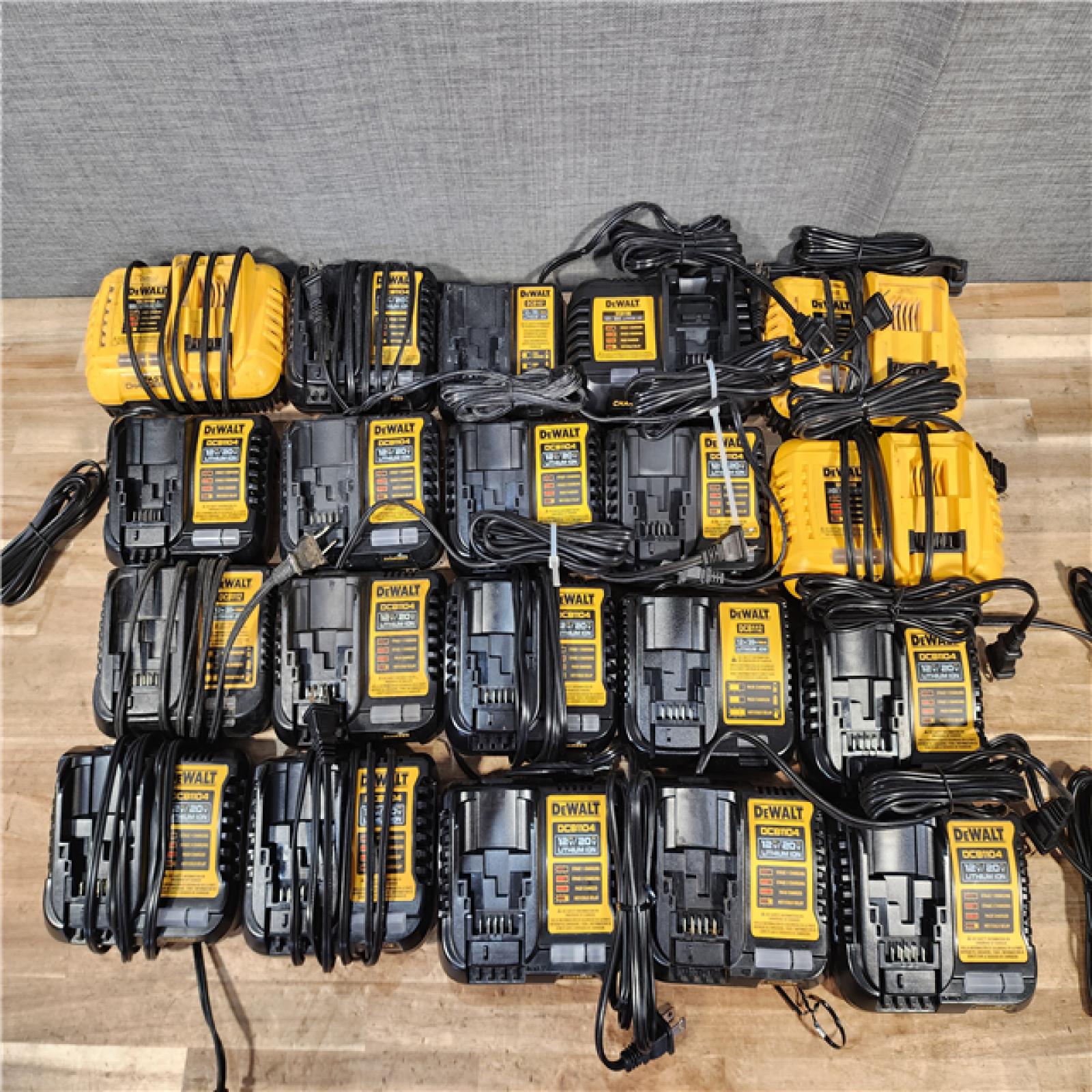 HOUSTON LOCATION - AS-IS DEWALT BATTERY CHARGER PACK QTY - 20