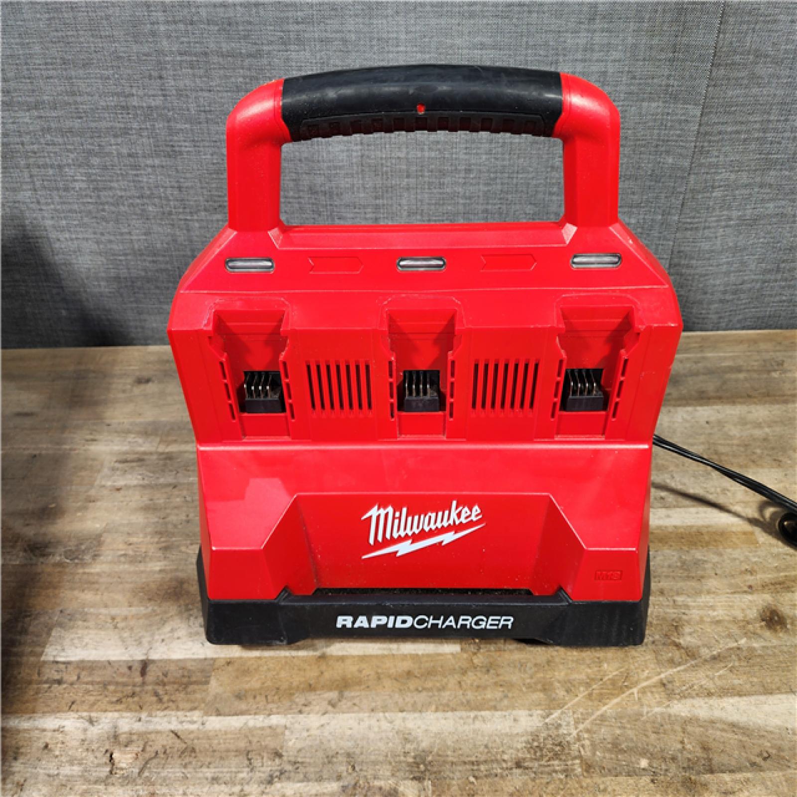HOUSTON LOCATION - AS-IS Milwaukee M18 Packout Six Bay Rapid Charger