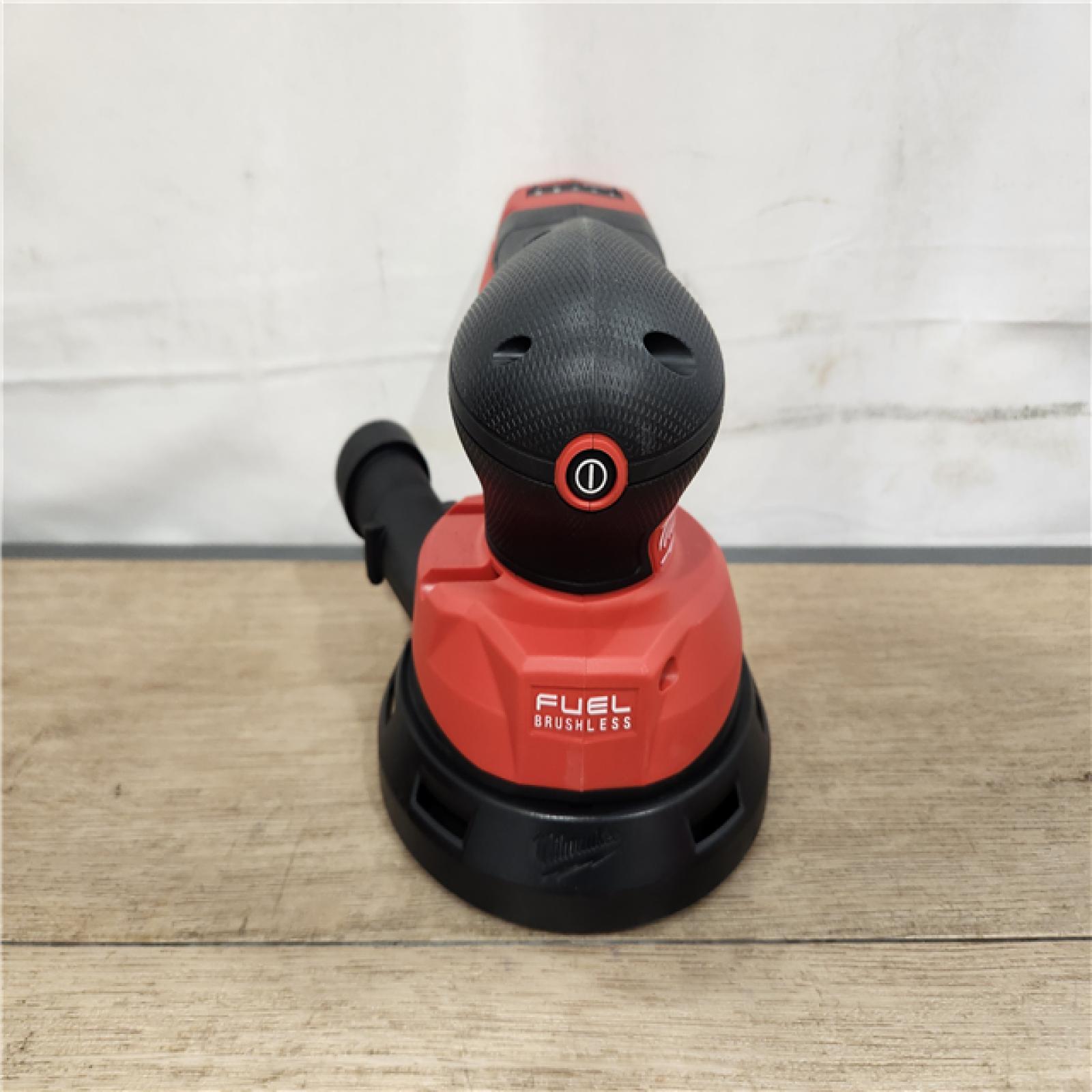 AS-IS- Milwaukee 18V Lithium-Ion Brushless Cordless FUEL 5 in. Random Orbit Sander (Tool-Only)