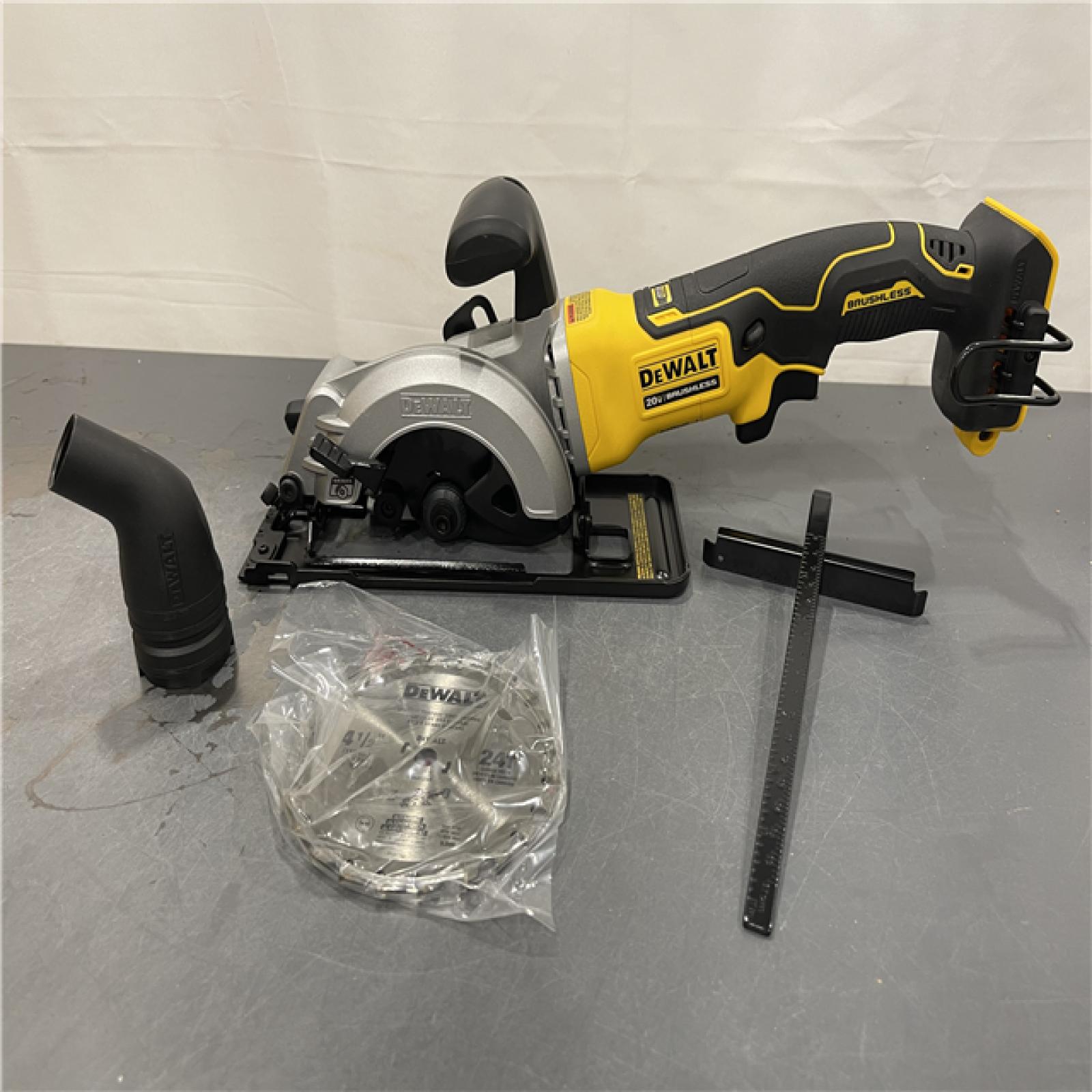AS-IS - DEWALT ATOMIC 20V MAX Cordless Brushless 4-1/2 in. Circular Saw