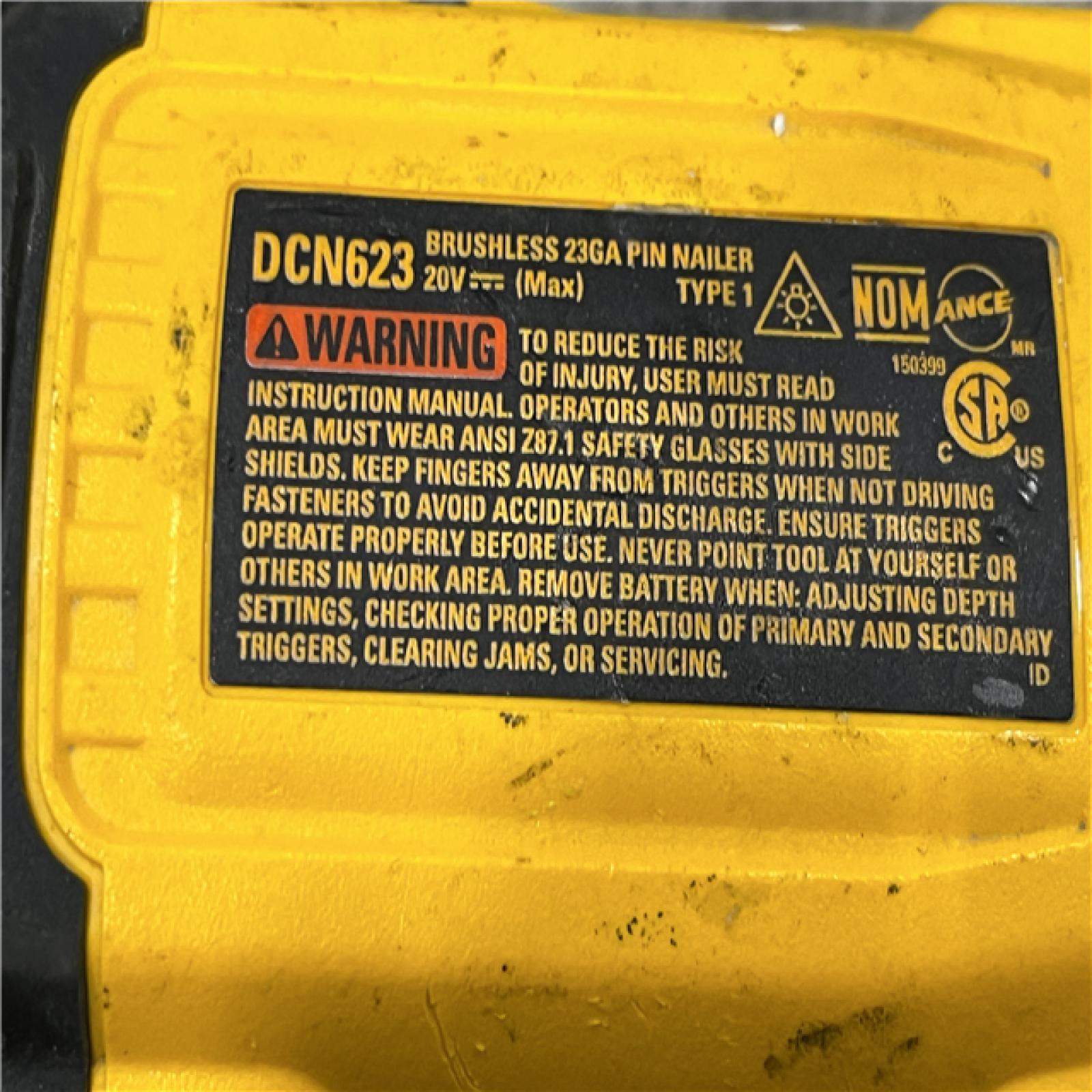AS-IS DEWALT ATOMIC 20V MAX Lithium Ion Cordless 23 Gauge Pin Nailer Kit
