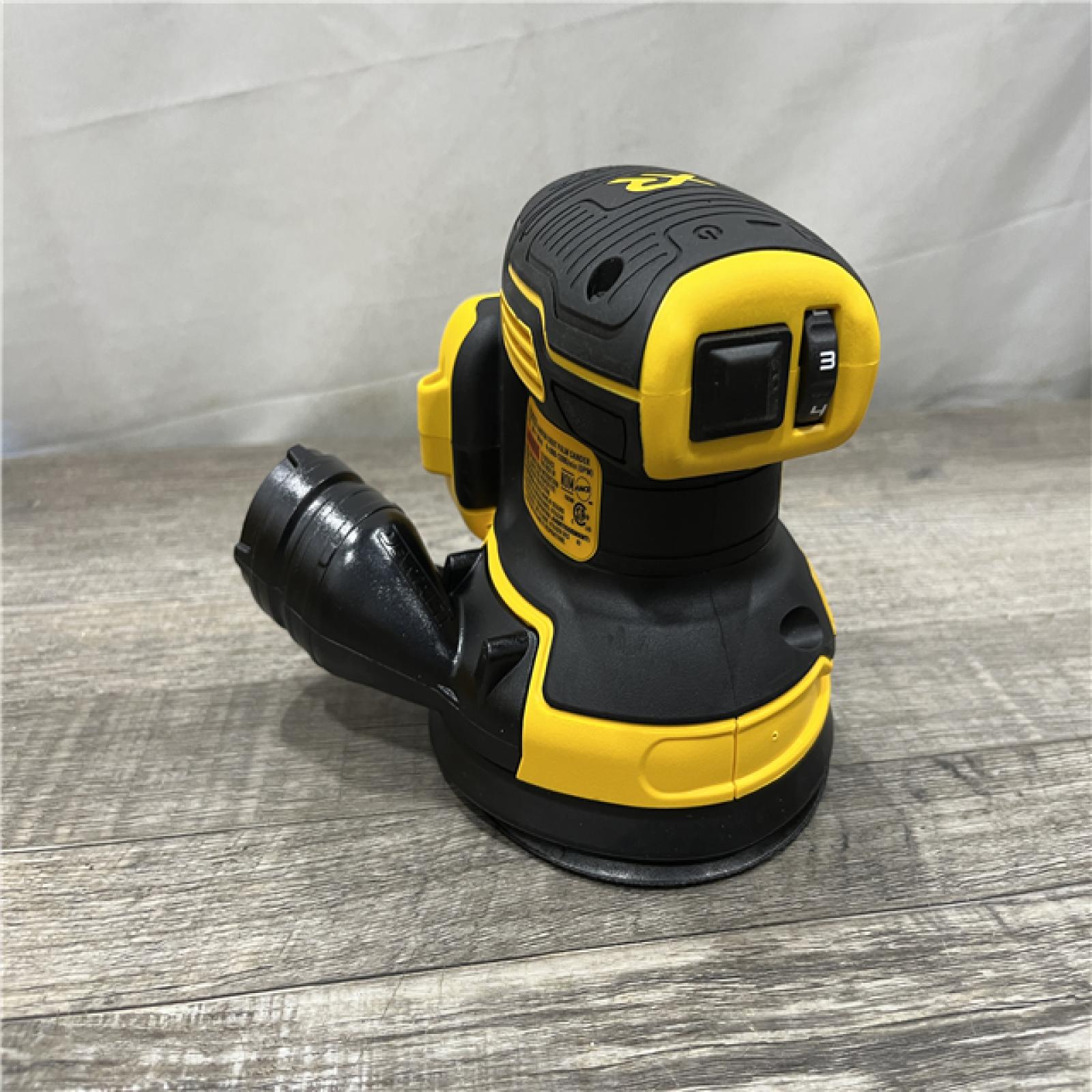 AS-IS DEWALT 20V MAX XR Cordless Brushless 5 in. Random Orbital Sander Kit