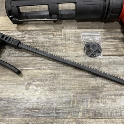 AS-IS Milwaukee 12V Lithium-Ion Cordless 10 oz. Adhesive and Caulk Gun (Tool-Only)