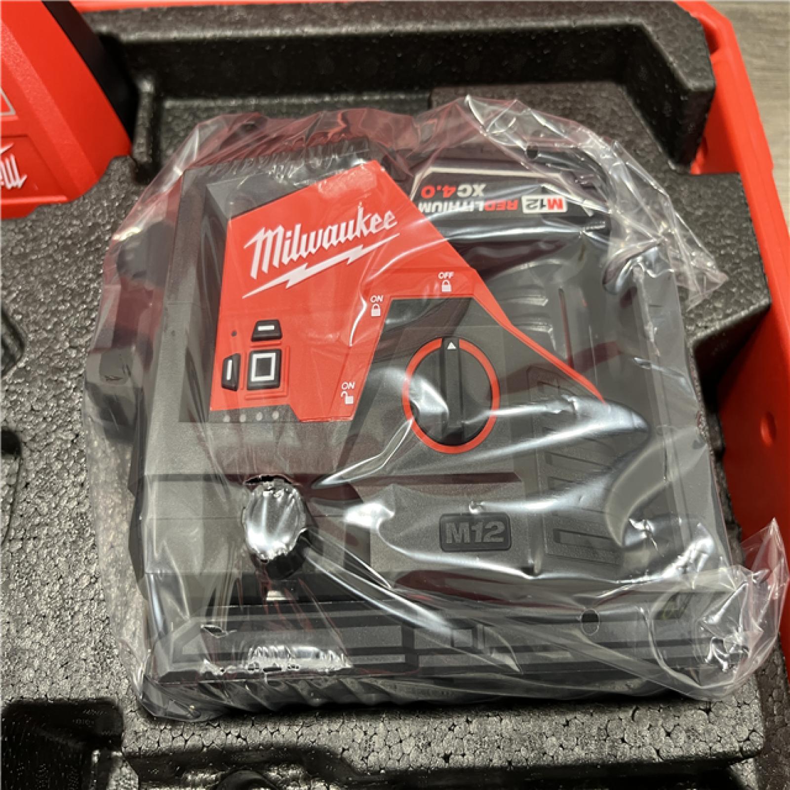 LIKE NEW - Milwaukee 12-Volt Lithium-Ion Cordless Green 250 ft. 3-Plane Laser Level Kit