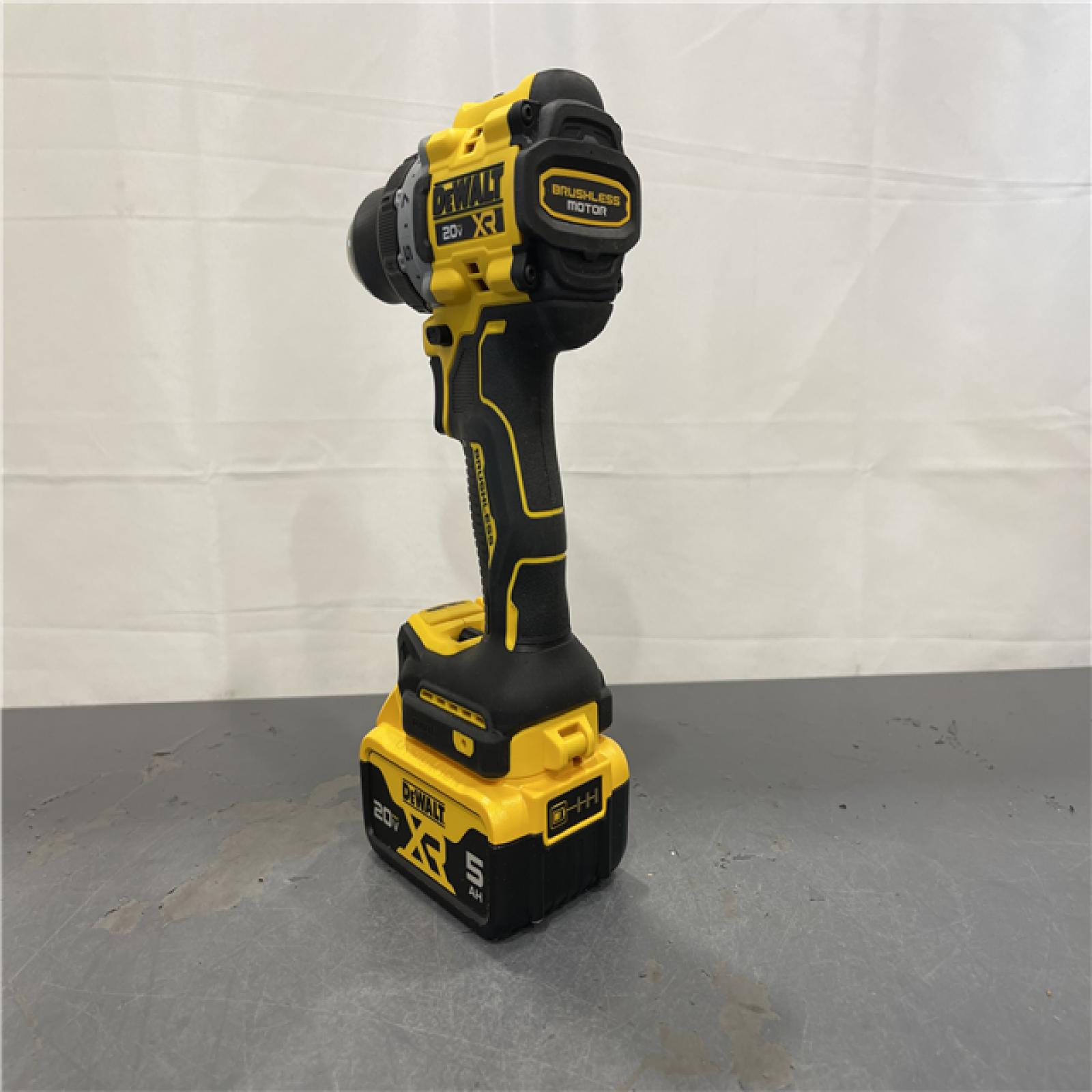 AS-IS - DEWALT 20V MAX XR Brushless Cordless 1/2 Drill/Driver Kit