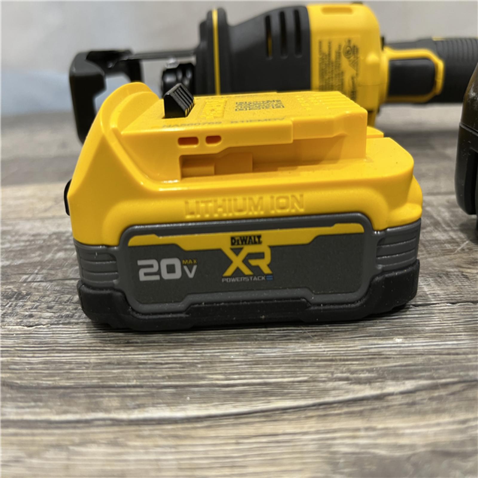 AS-IS DEWALT Atomic 20-Volt Maximum Cordless Brushless Compact Reciprocating Saw Kit