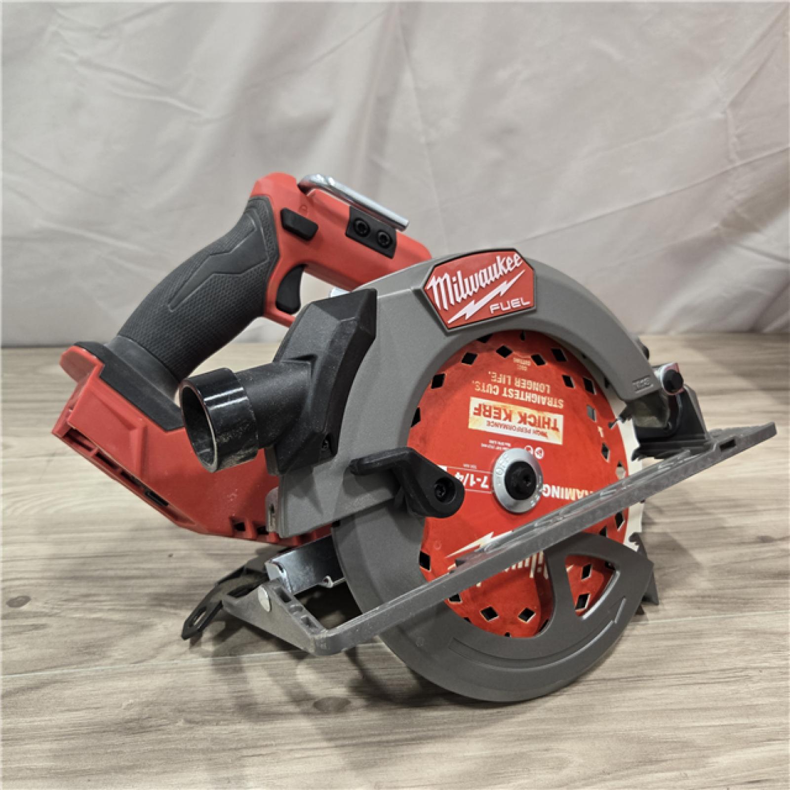 AS-IS Milwaukee M18 FUEL 7-1/4 Inch Circular Saw (Bare Tool)