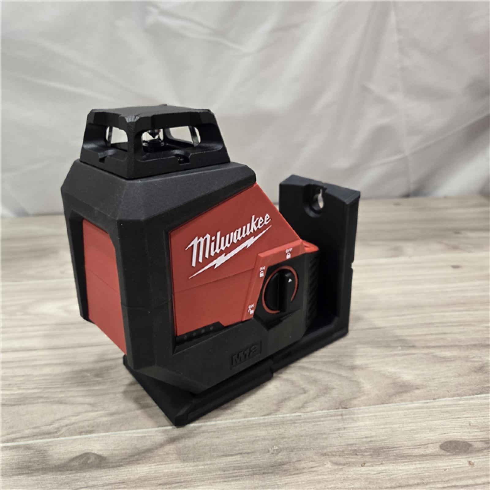 AS-IS Milwaukee-3632-21 M12 Green Beam Laser 360° 3-Plane Kit
