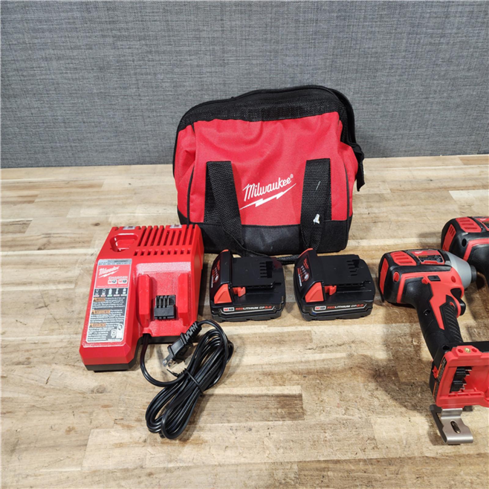 HOUSTON LOCATION - AS - IS Milwaukee 2 Tool Combo Kit W/ (2) Battery & Charger