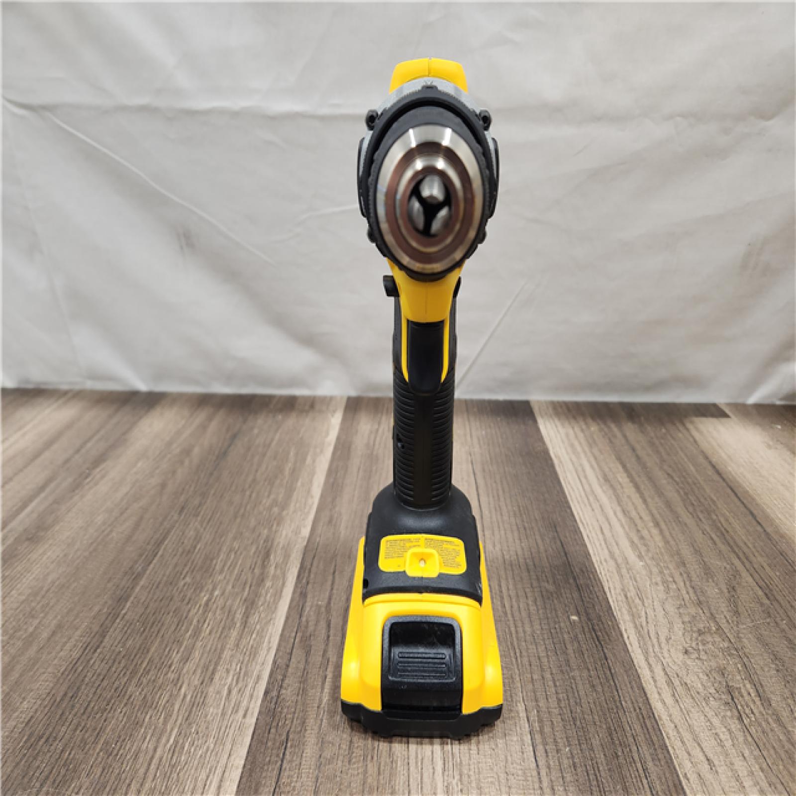 AS-IS- DEWALT ATOMIC COMPACT SERIES 20V MAX* Brushless Cordless 1/2 Drill/Driver Kit