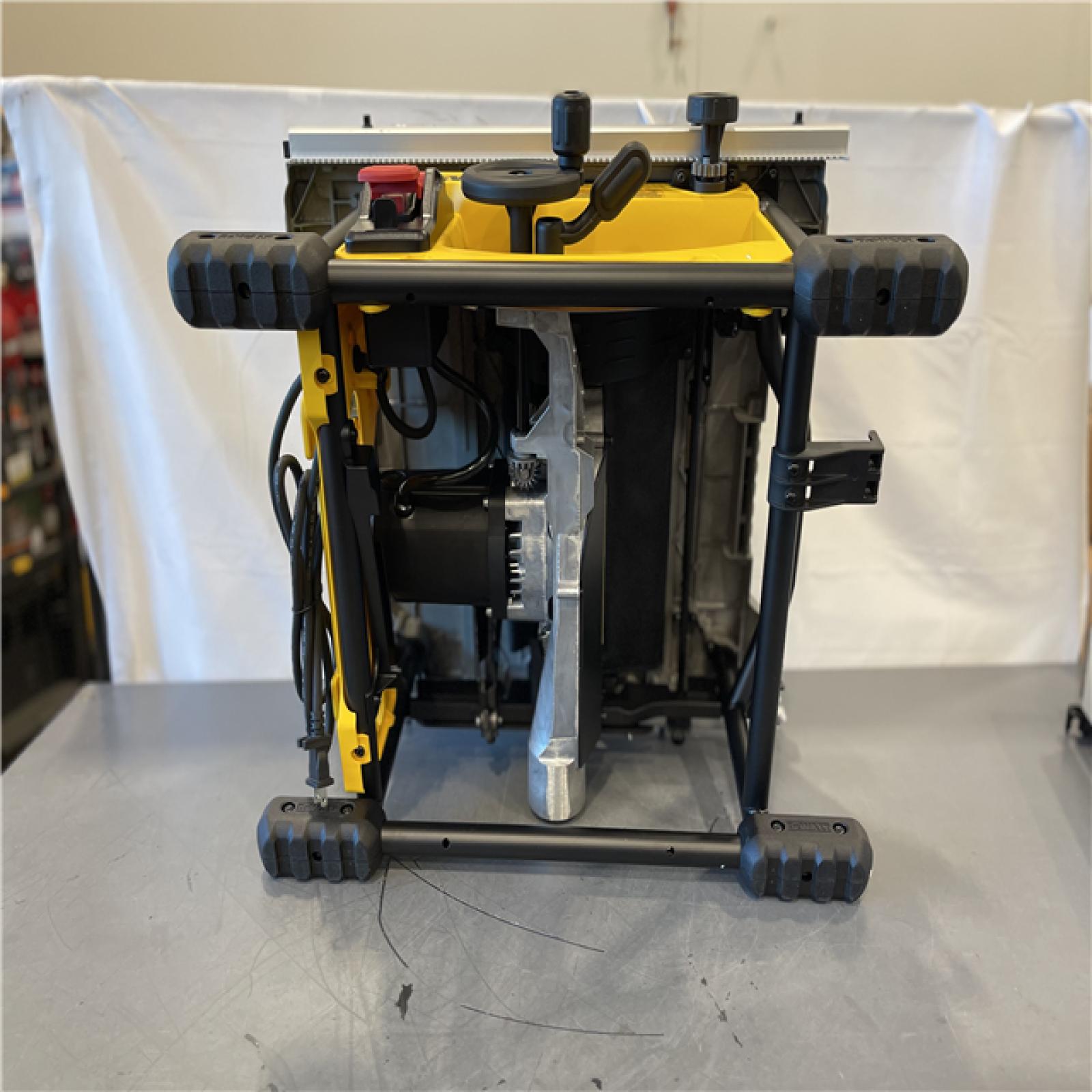 AS-IS - DeWalt 15 Amps Corded 8-1/4 in. Compact Portable Table Saw
