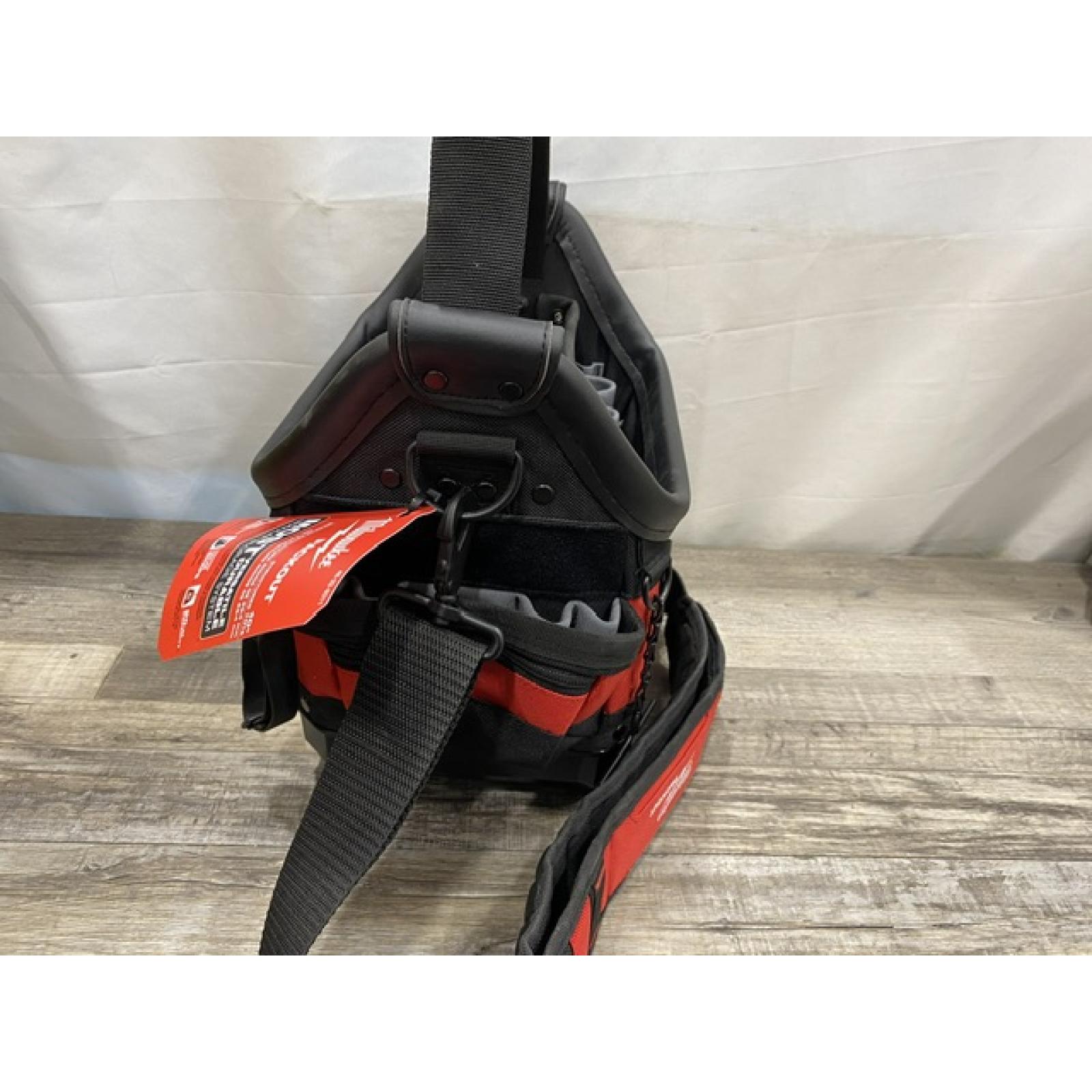 NEW - Milwaukee PACKOUT 10 in. Structured Tote