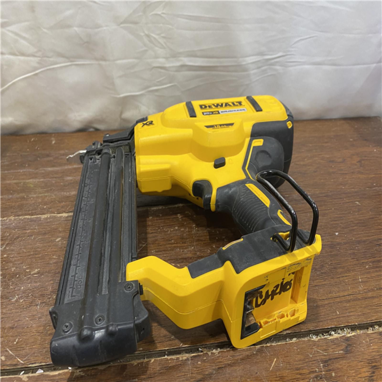 AS-IS DeWalt 20V MAX XR Lithium-Ion Electric Cordless 18-Gauge Brad Nailer (Tool Only)