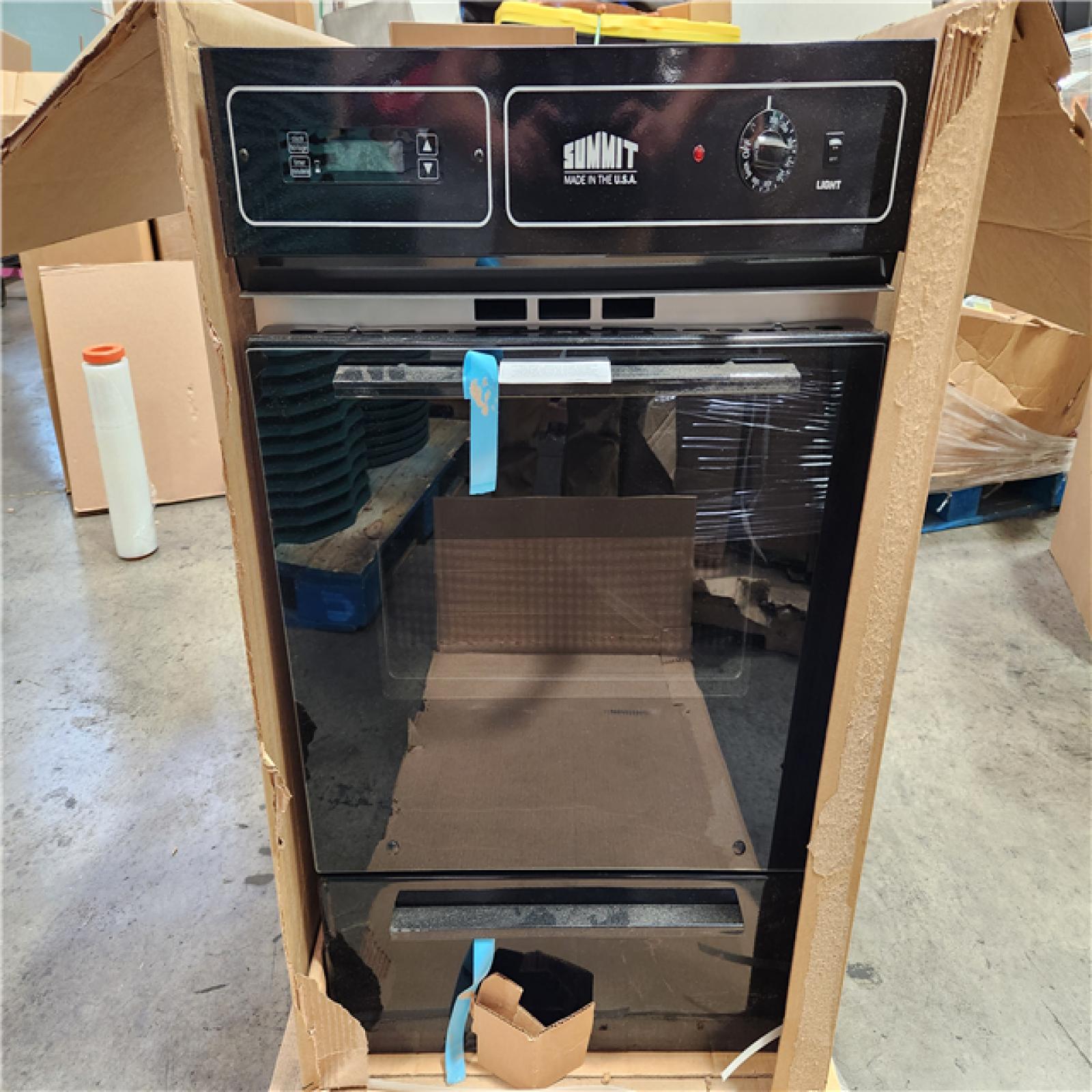 Phoenix Location Summit Appliance 24 in. Single Gas Wall Oven in Black