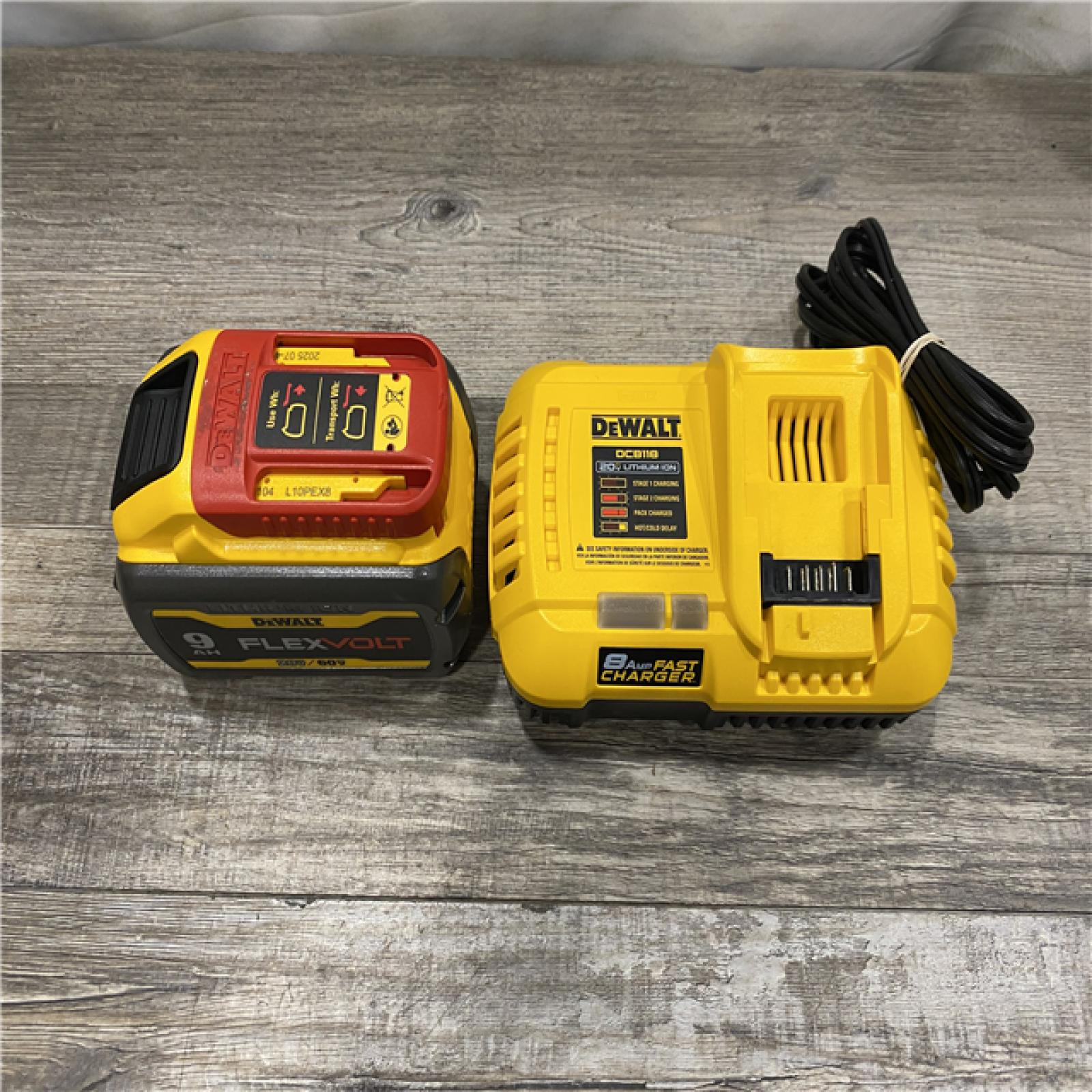AS-IS DEWALT 20V/60V MAX FLEXVOLT Lithium-Ion 9.0Ah Battery and Charger Starter Kit