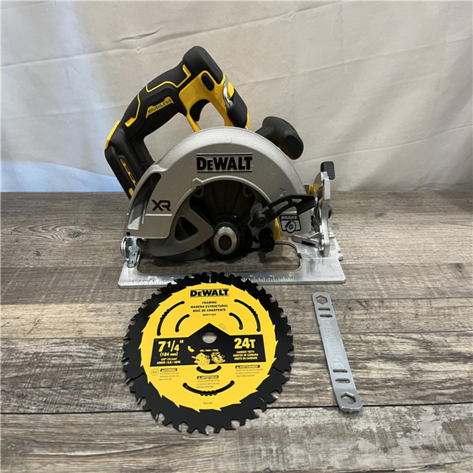 AS-IS DEWALT 20-Volt MAX 7-1/4 in. Cordless Circular Saw (Tool Only)
