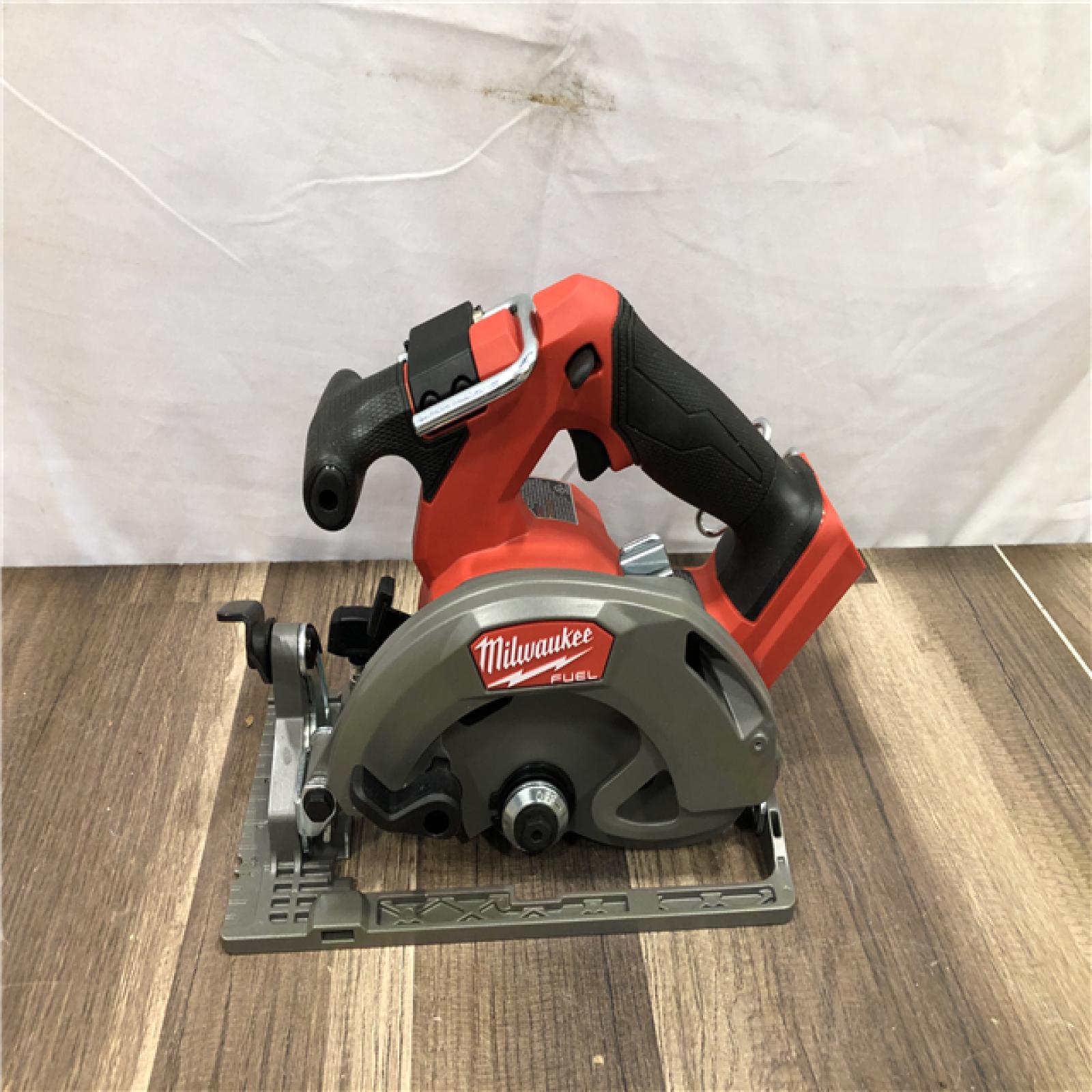 Milwaukee FUEL 18V Lithium-Ion Brushless Cordless 6-1/2 in. Circular Saw (Tool-Only)