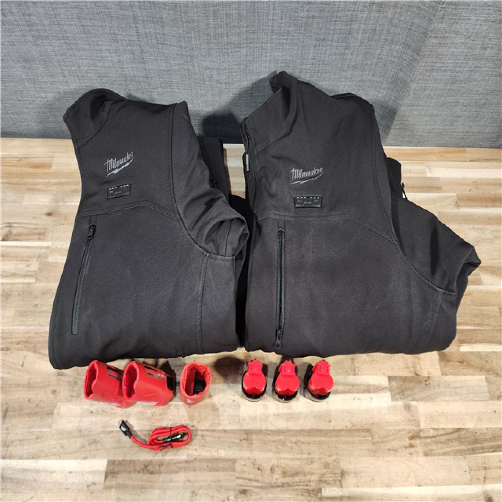 HOUSTON LOCATION - AS-IS MILWAUKEE 2 HEATED CLOTHING COMBO KIT