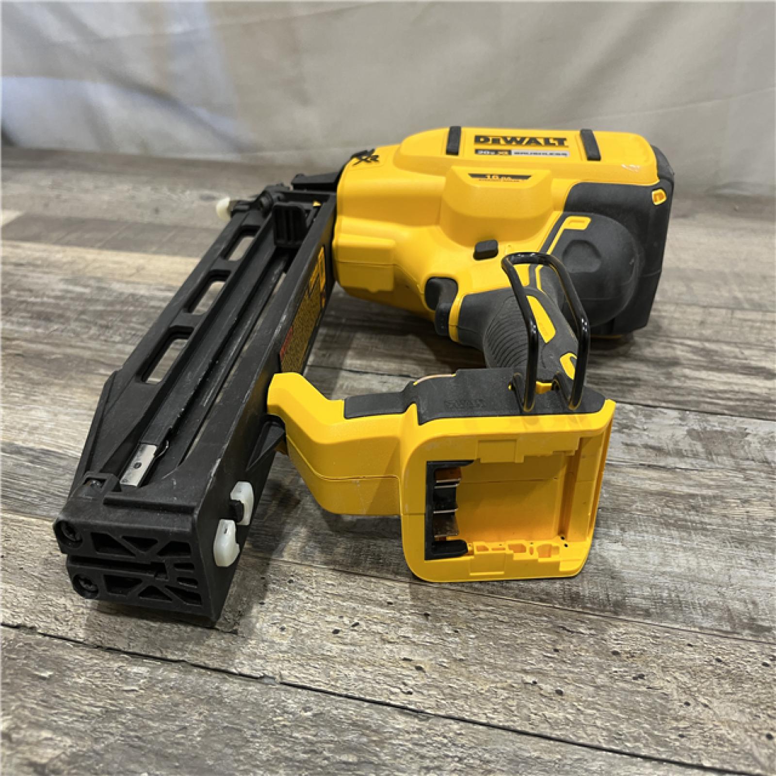 AS-IS DEWALT 20V MAX XR 16-Gauge Lithium-Ion Cordless Finish Nailer (Tool Only)