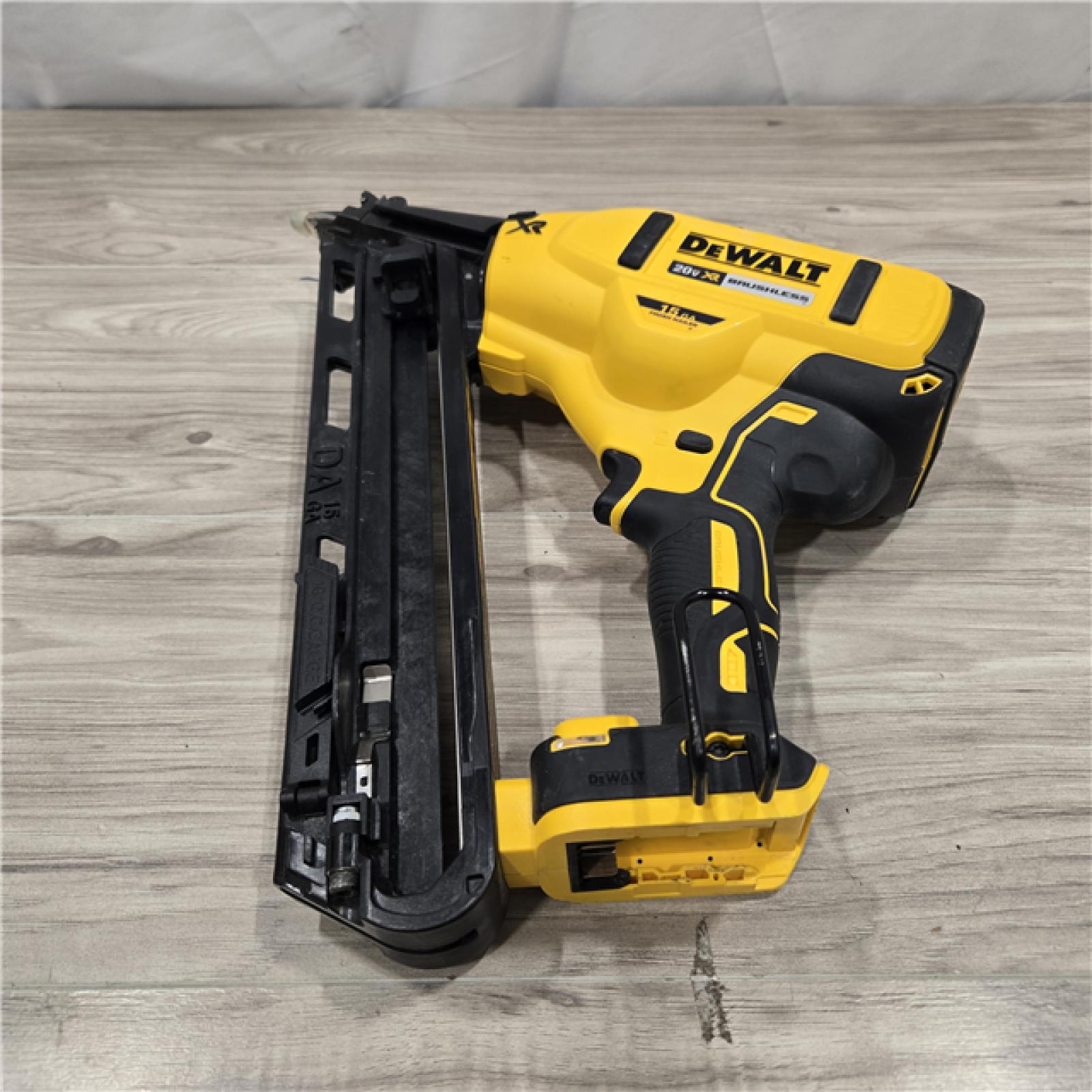 AS-IS DeWalt 20V MAX XR Cordless 18-Gauge Brad Nailer (Tool Only)