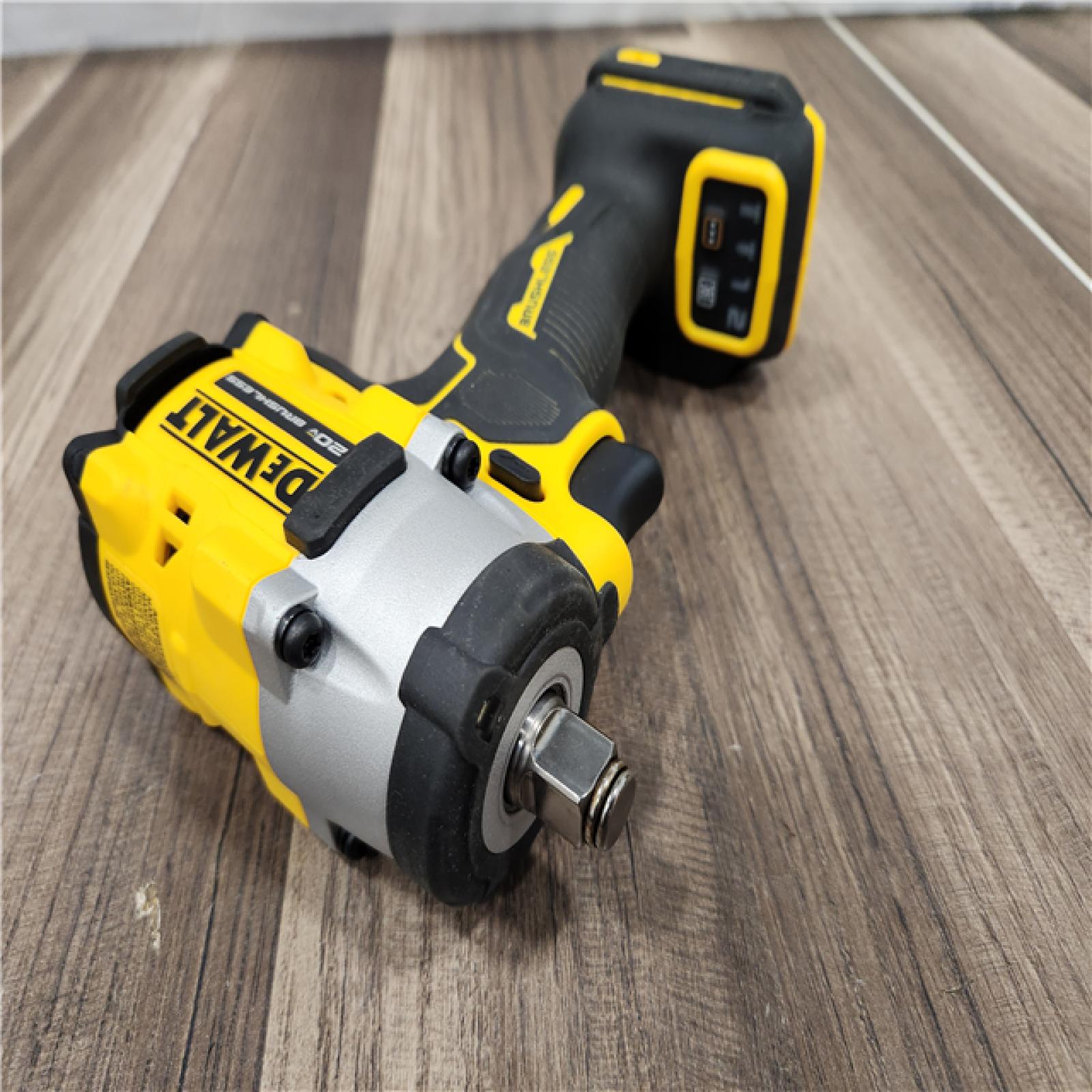 GOOD DEWALT ATOMIC 20V MAX Cordless Brushless 1/2 in. Variable Speed Impact Wrench (Tool Only)