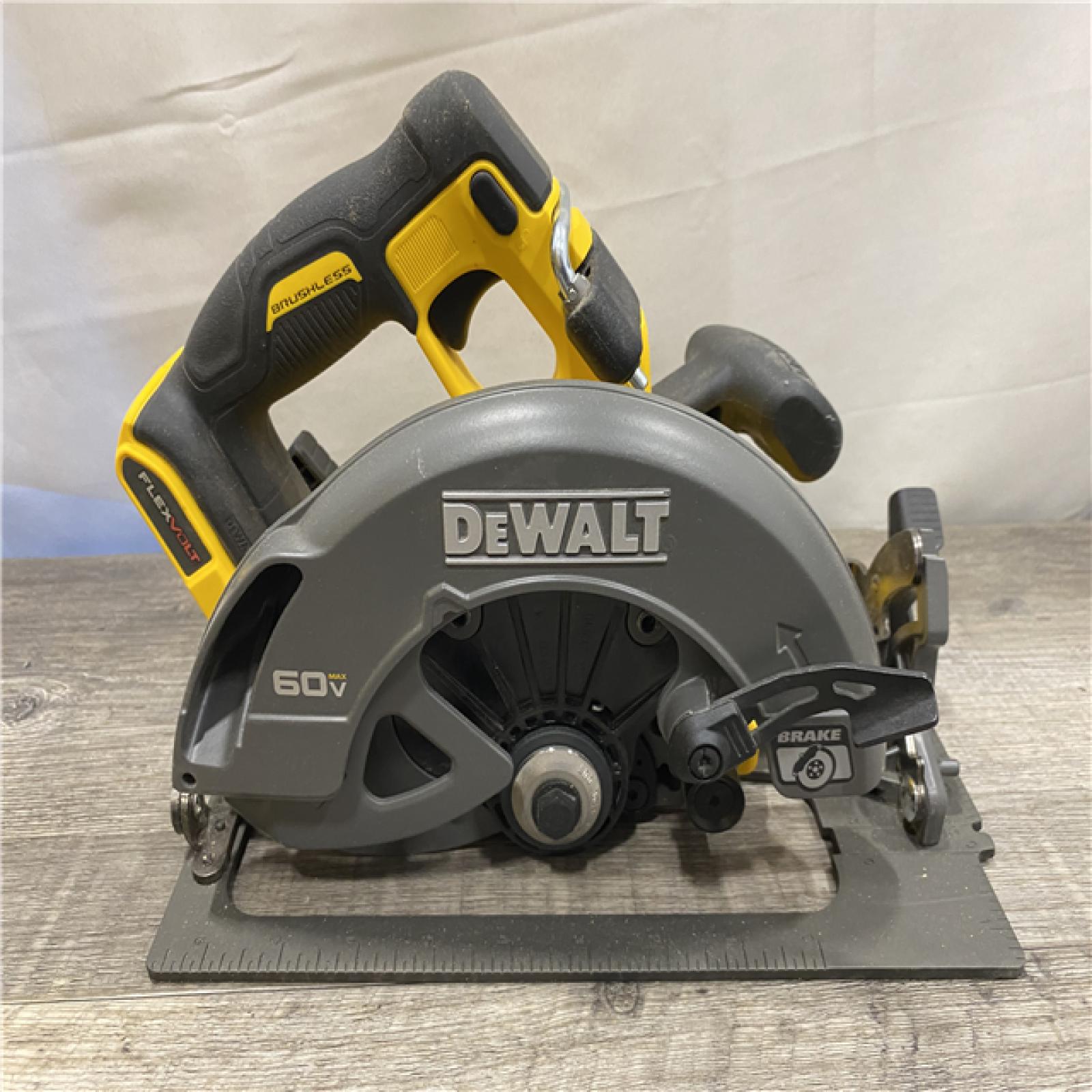 AS-IS DEWALT FLEXVOLT 60V MAX Cordless Brushless 7-1/4 in. Circular Saw with Brake (Tool Only)