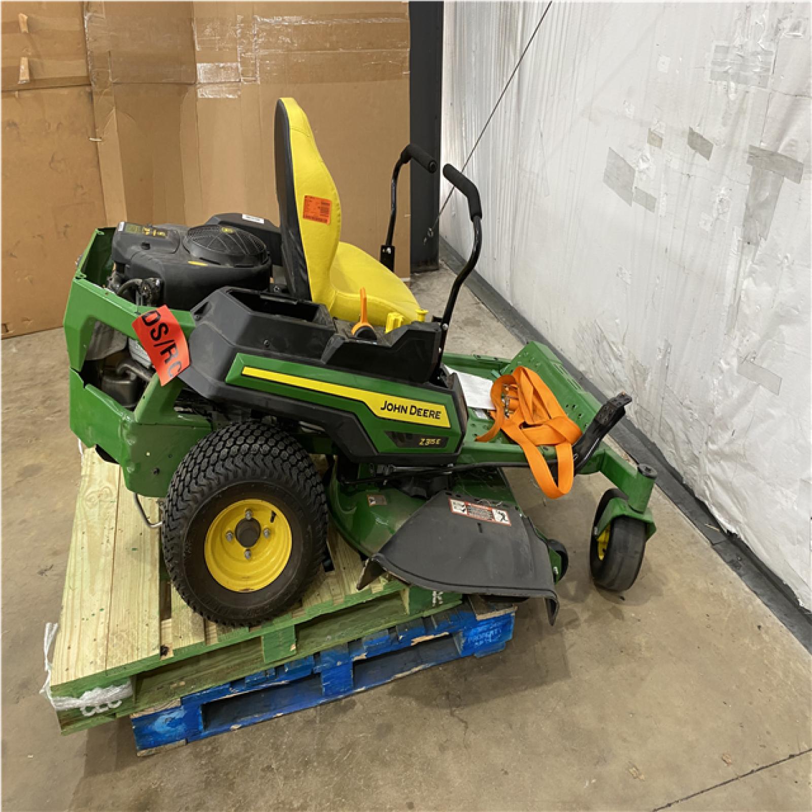 Houston Location - AS-IS Outdoor Power Equipment JOHN DEERE Z 315 E SIT DOWN MOWER