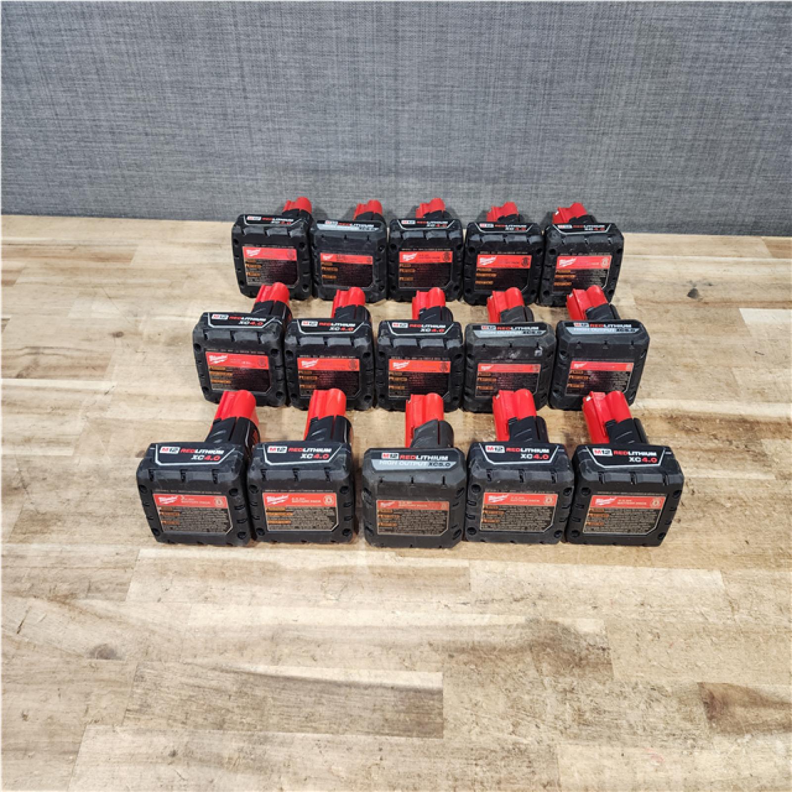 HOUSTON LOCATION - AS - IS MILWAUKEE BATTERY PACK QTY - 15