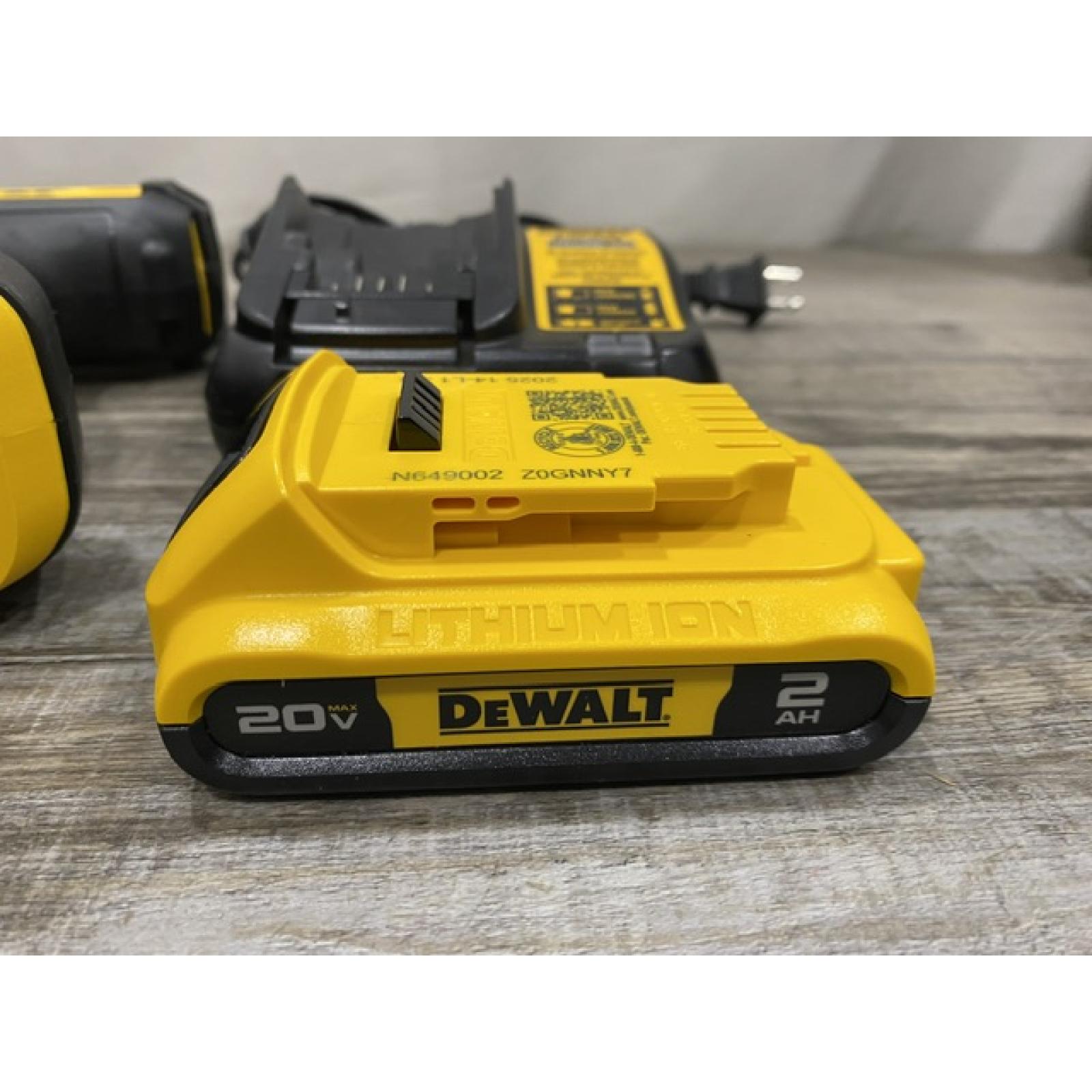 AS-IS DEWALT 20V MAX Cordless Battery Powered Pruner Kit