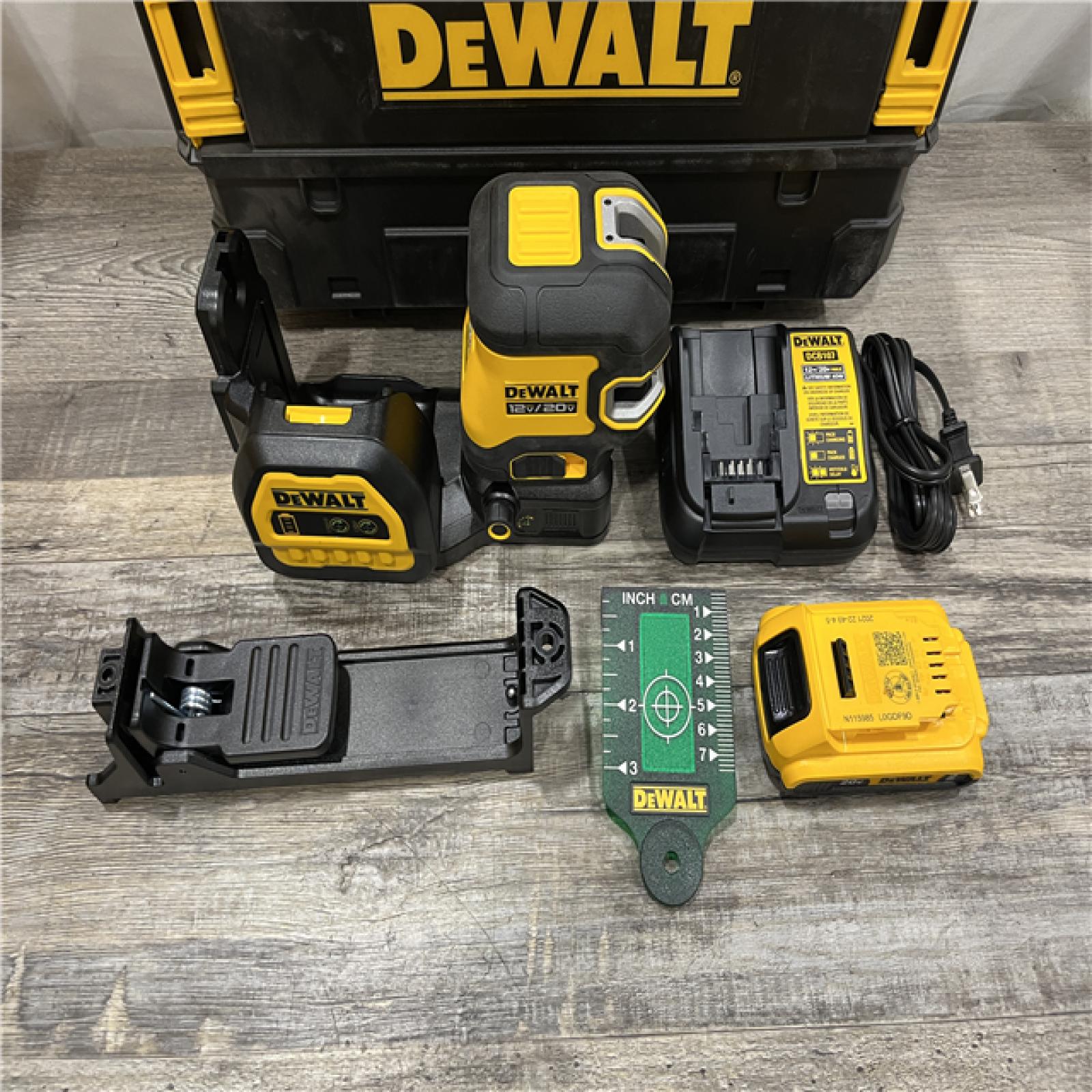 AS-IS DEWALT 20V Max Cordless Lithium-Ion Green Cross-Line Laser Level Kit