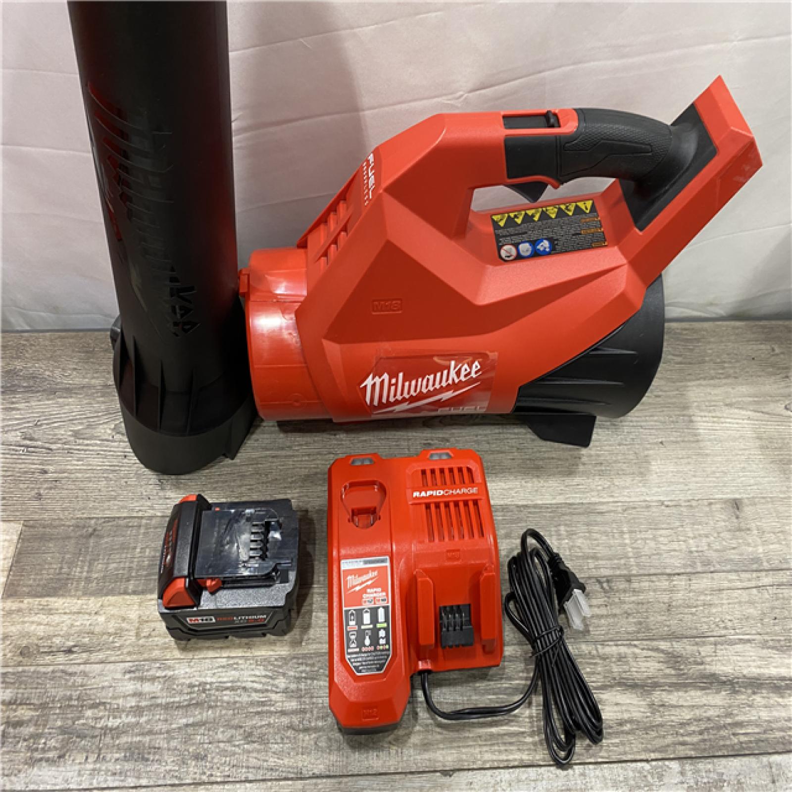 AS-IS Milwaukee FUEL 120 MPH 500 CFM 18V Brushless Cordless Battery Powered Leaf Blower Kit
