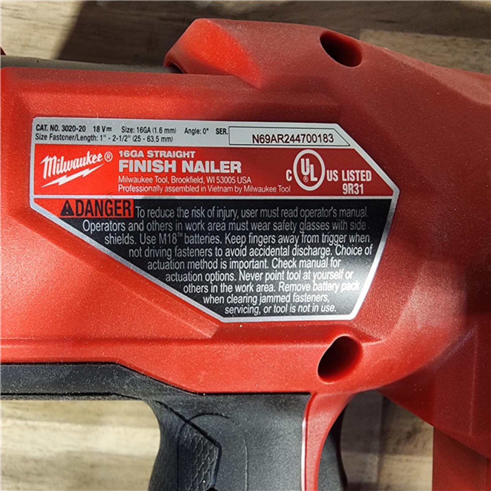 HOUSTON LOCATION - AS-IS Milwaukee Tool Cordless Finish Nail Gun 18 V 3020-20 (TOOL ONLY)