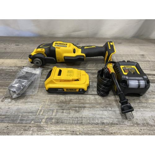 LIKE NEW - DEWALT ATOMIC 20V MAX Cordless Brushless Oscillating Multi Tool Kit