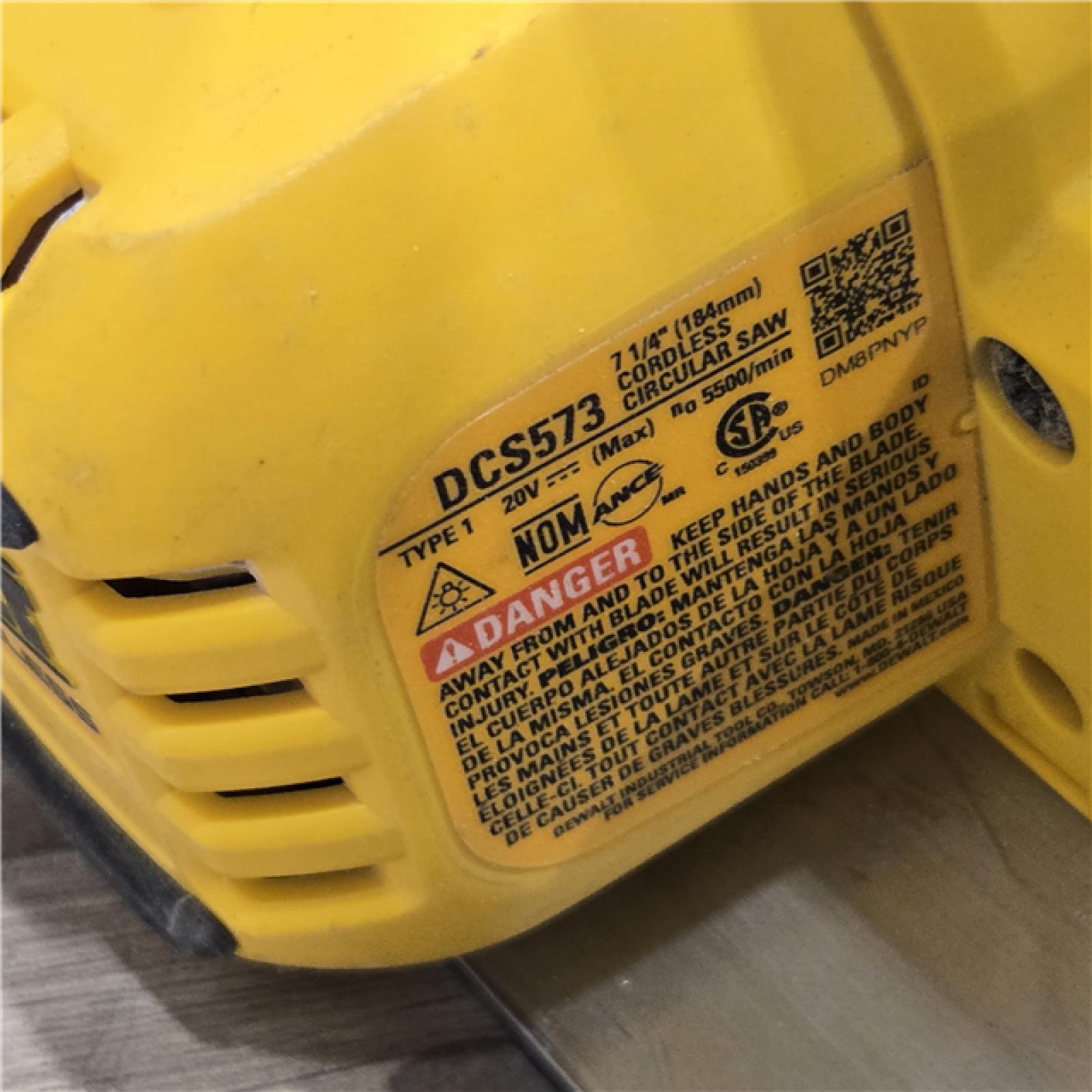 AS-IS DeWalt 20V MAX Cordless 7-1/4 in. Sidewinder Style Circular Saw (Tool Only)