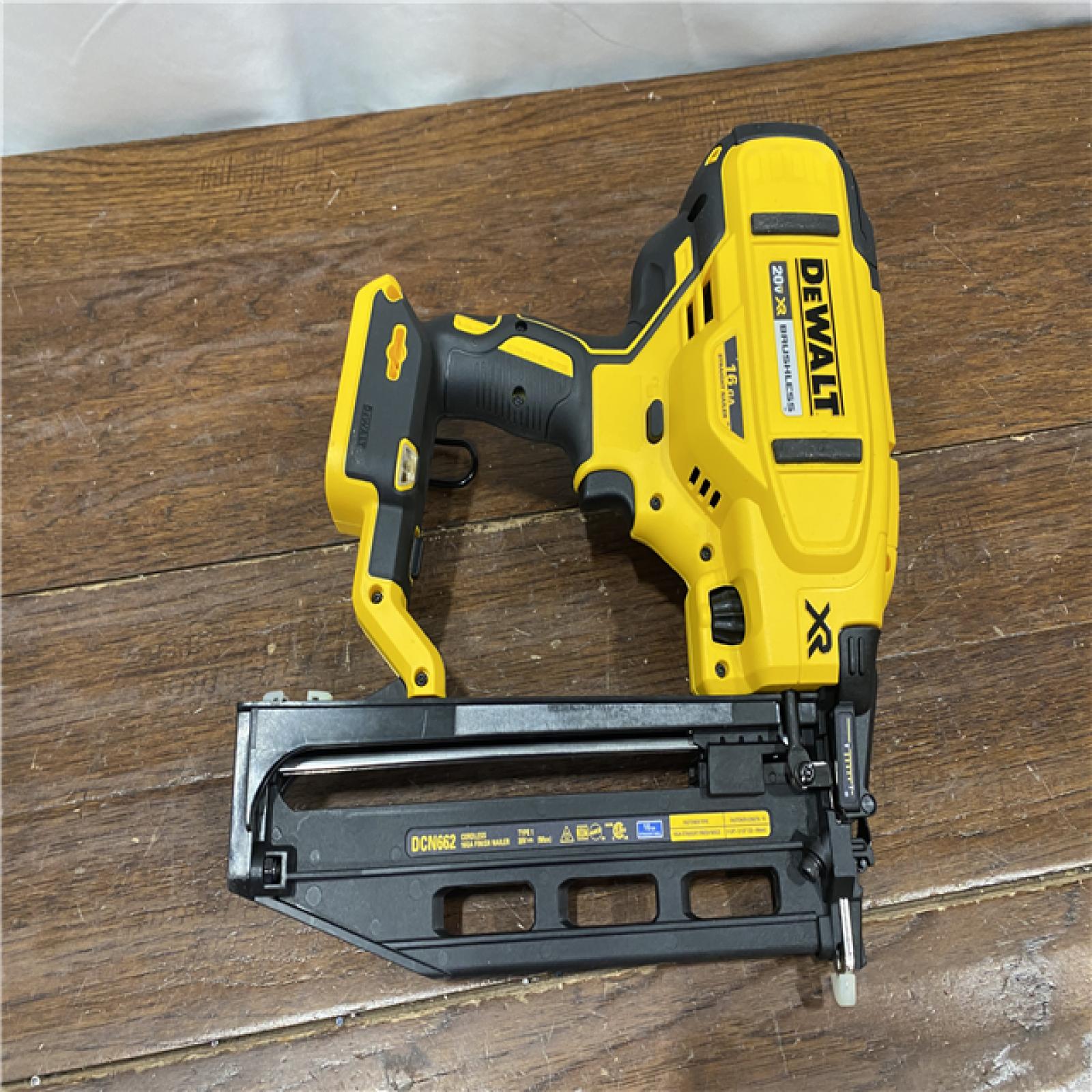 AS-IS DEWALT 20V MAX XR 16-Gauge Lithium-Ion Cordless Finish Nailer (Tool Only)