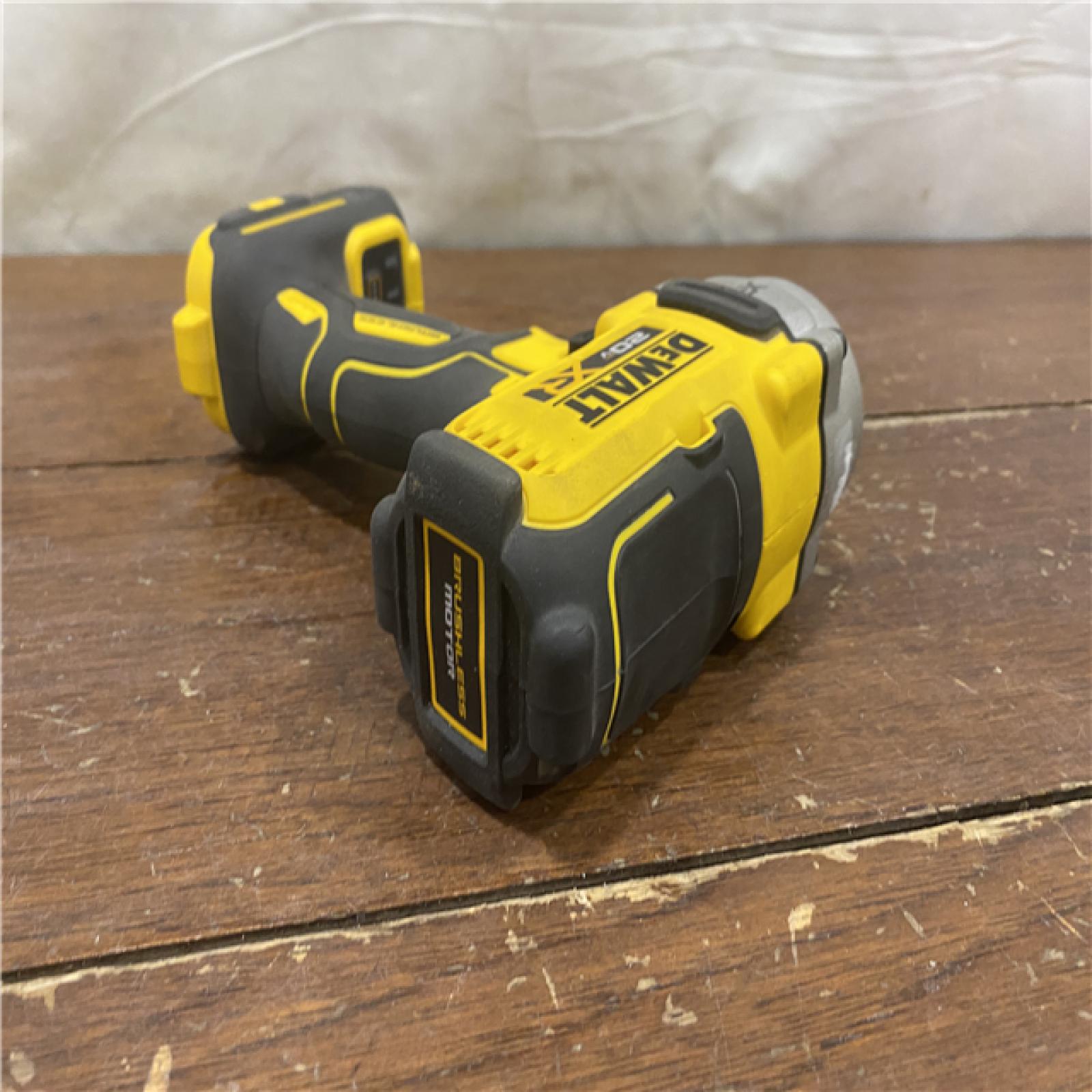 AS-IS Dewalt 20v Max 1/2  Mid-range Impact Wrench  Hog Ring  Tool Only (dcf891b)