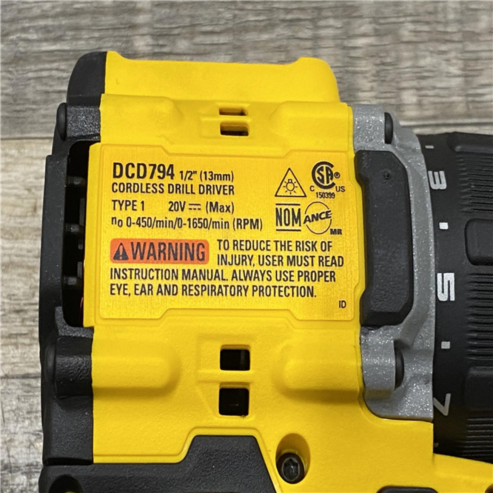 AS-IS DEWALT Atomic 20V Lithium-Ion Cordless Compact 1/2 in. Drill/Driver Kit