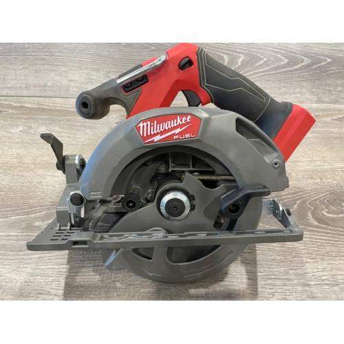 AS-IS Milwaukee FUEL 18V Lithium-Ion Brushless Cordless 6-1/2 in. Circular Saw (Tool-Only)