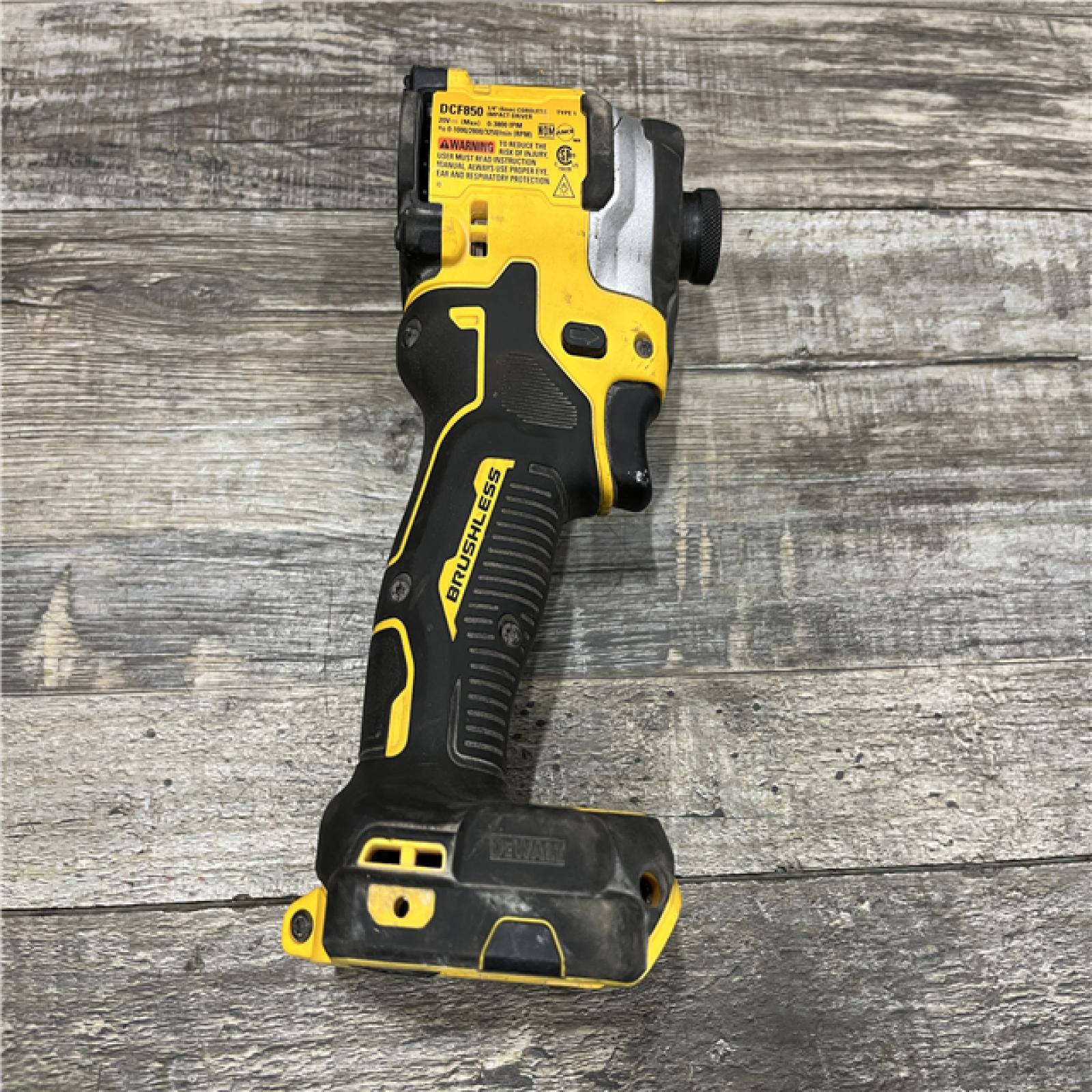 AS-IS DEWALT ATOMIC 20V MAX Lithium-Ion Cordless 1/4 in. Brushless Impact Driver Kit