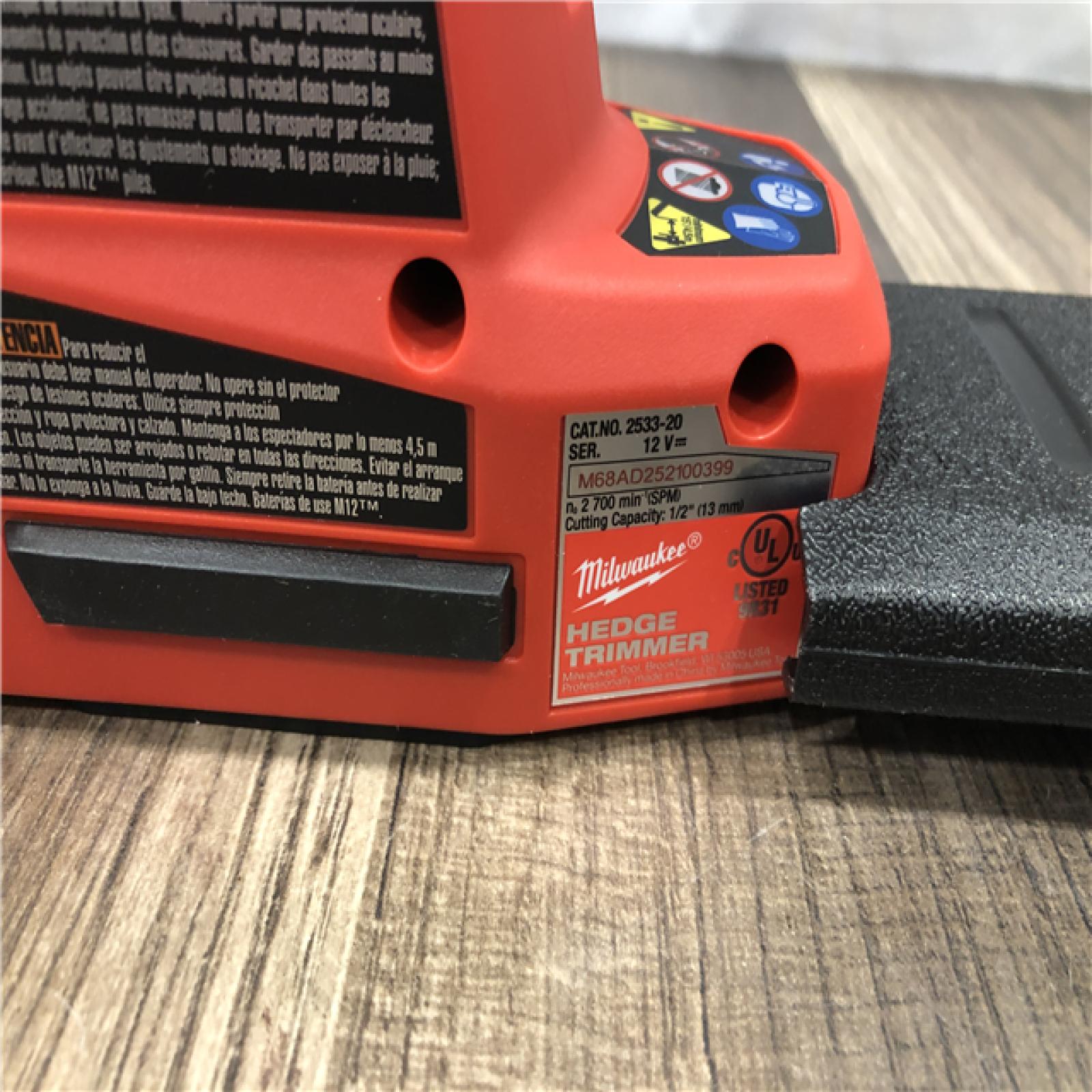 AS-IS Milwaukee FUEL 8 in. 12V Lithium-Ion Brushless Cordless Hedge Trimmer Kit