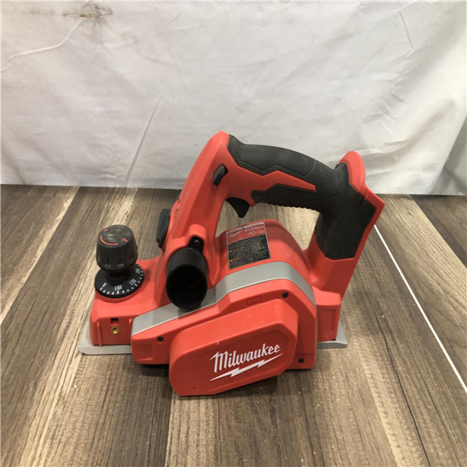 AS-IS Milwaukee 18V Lithium-Ion Cordless 3-1/4 in. Planer (Tool-Only)